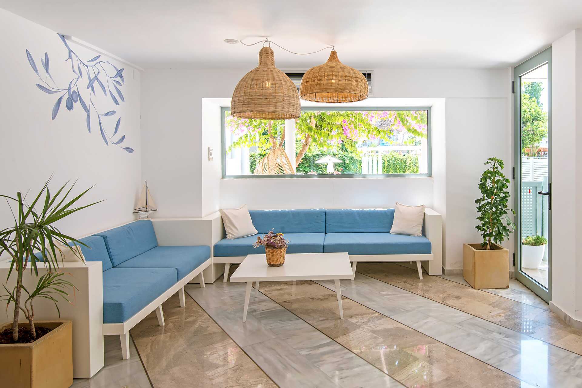 Vastaanotto Hotelli Alia Beachillä Hersonissoksessa Kreetalla.