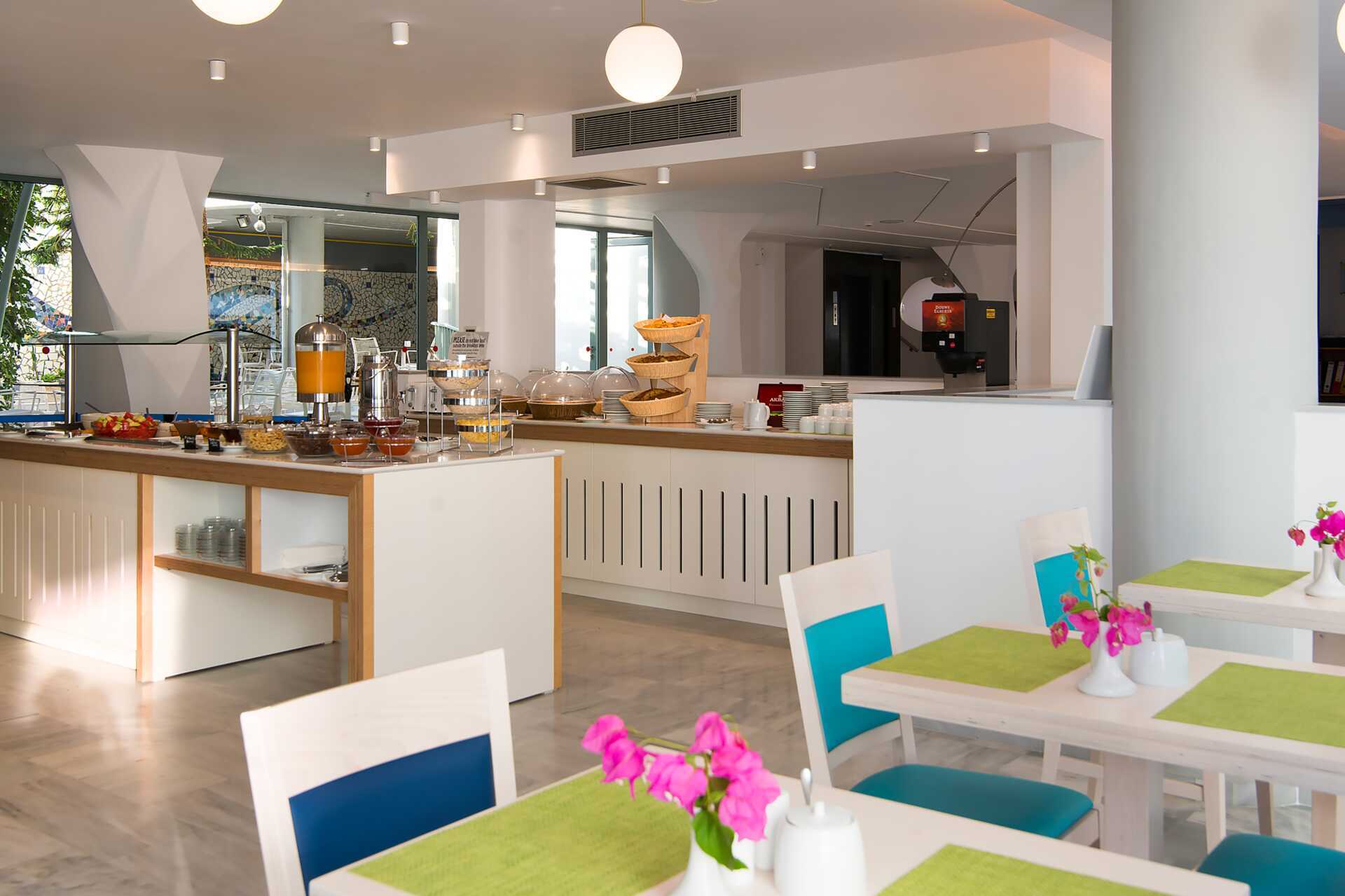 Aamiaisravintola Hotelli Alia Beachissä Hersonissoksessa Kreetalla.