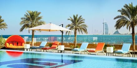 Splash, allasalue hotellilla Aloft Palm Jumeirah. Dubai, Arabiemiraatit.
