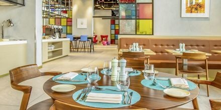 East & Seaboard Eatery & Lounge hotellilla Aloft Palm Jumeirah. Dubai, Arabiemiraatit.