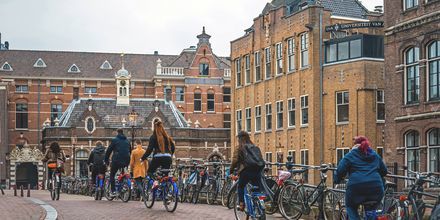 Pyöräily on yleisin liikkumismuoto Amsterdamissa.