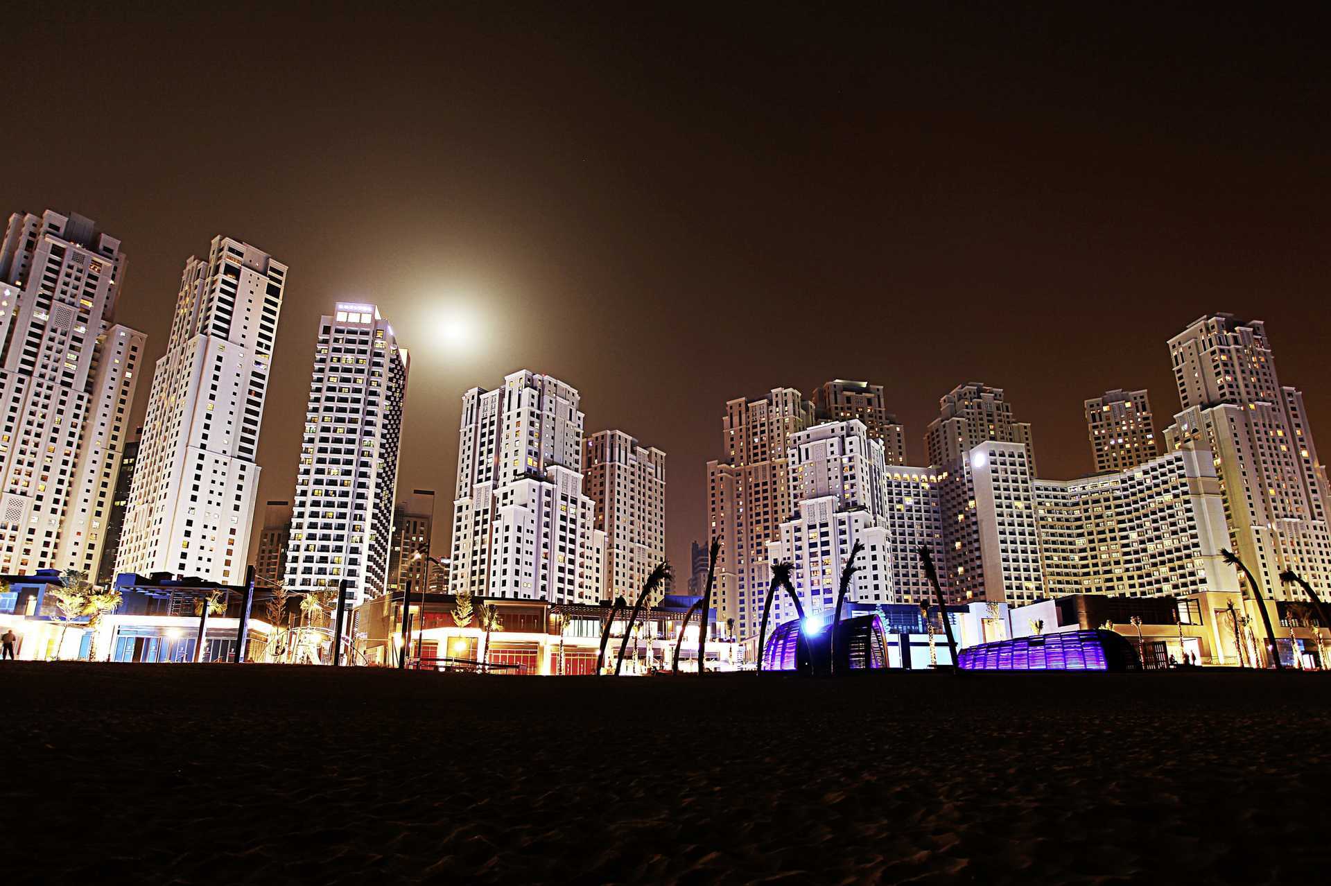 hotelli Amwaj Rotana Jumeirah Beach Dubaissa, Arabiemiirikunnissa.