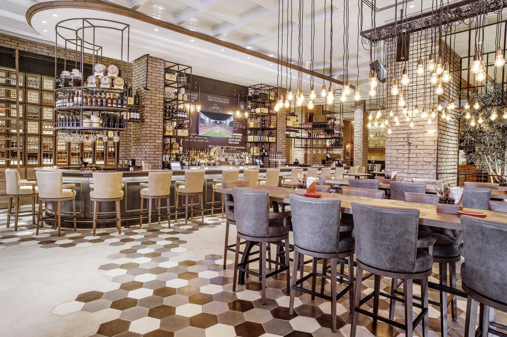 Ravintola Amwaj Rotana Jumeirah Beachillä Dubaissa, Arabiemiraateissassa.