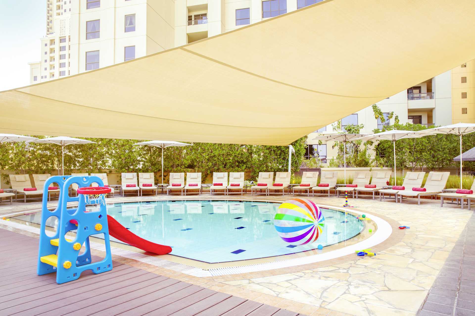 Lasten allas Amwaj Rotana Jumeirah Beachillä Dubaissa, Arabiemiraateissa.