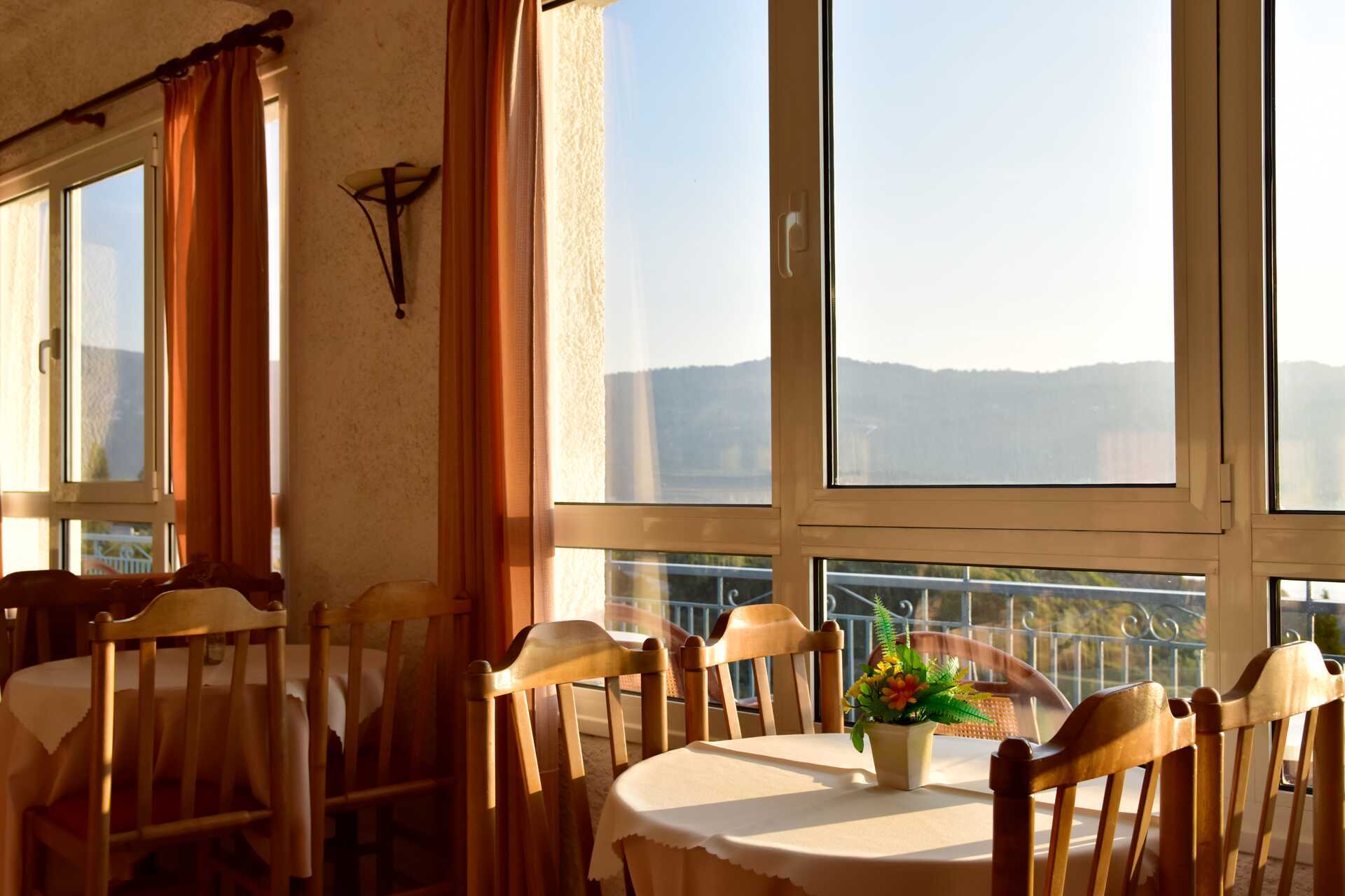Ravintola hotelli Andromedassa Samos Townissa Kreikassa.