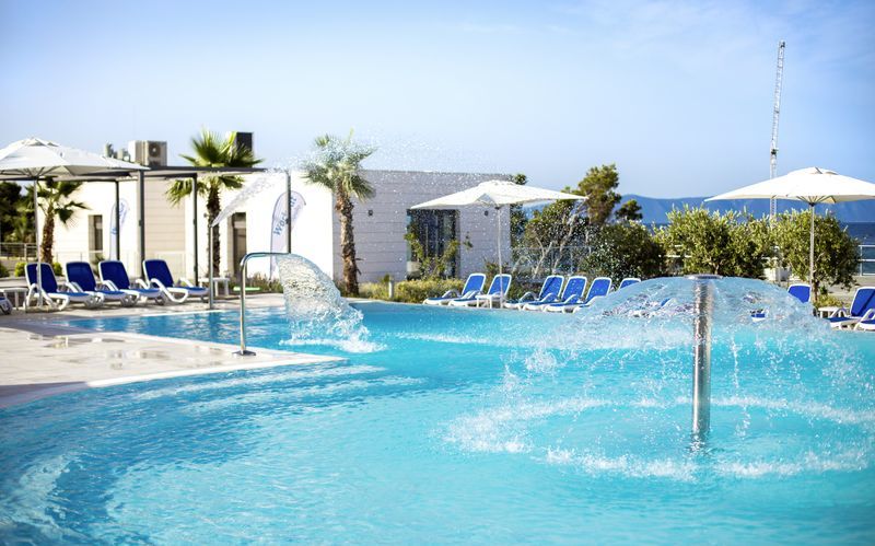 Allasalue, hotelli Romana Beach Resort. Makarska, Kroatia.