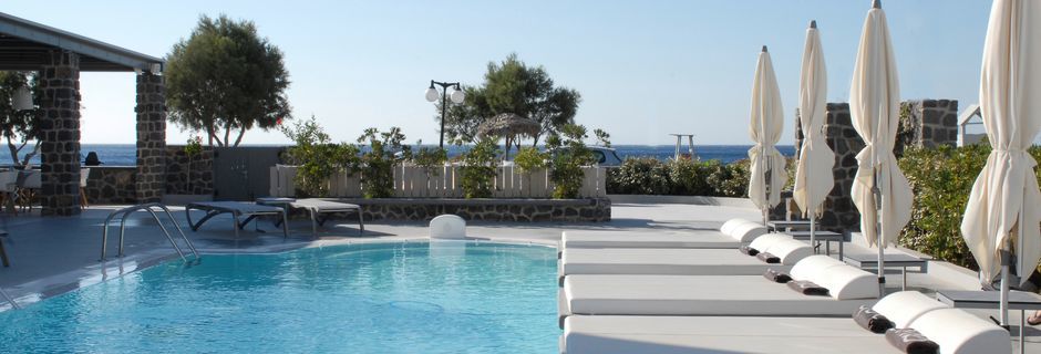 Allasalue, Hotelli Aqua Blue, Perissa, Santorini, Kreikka.
