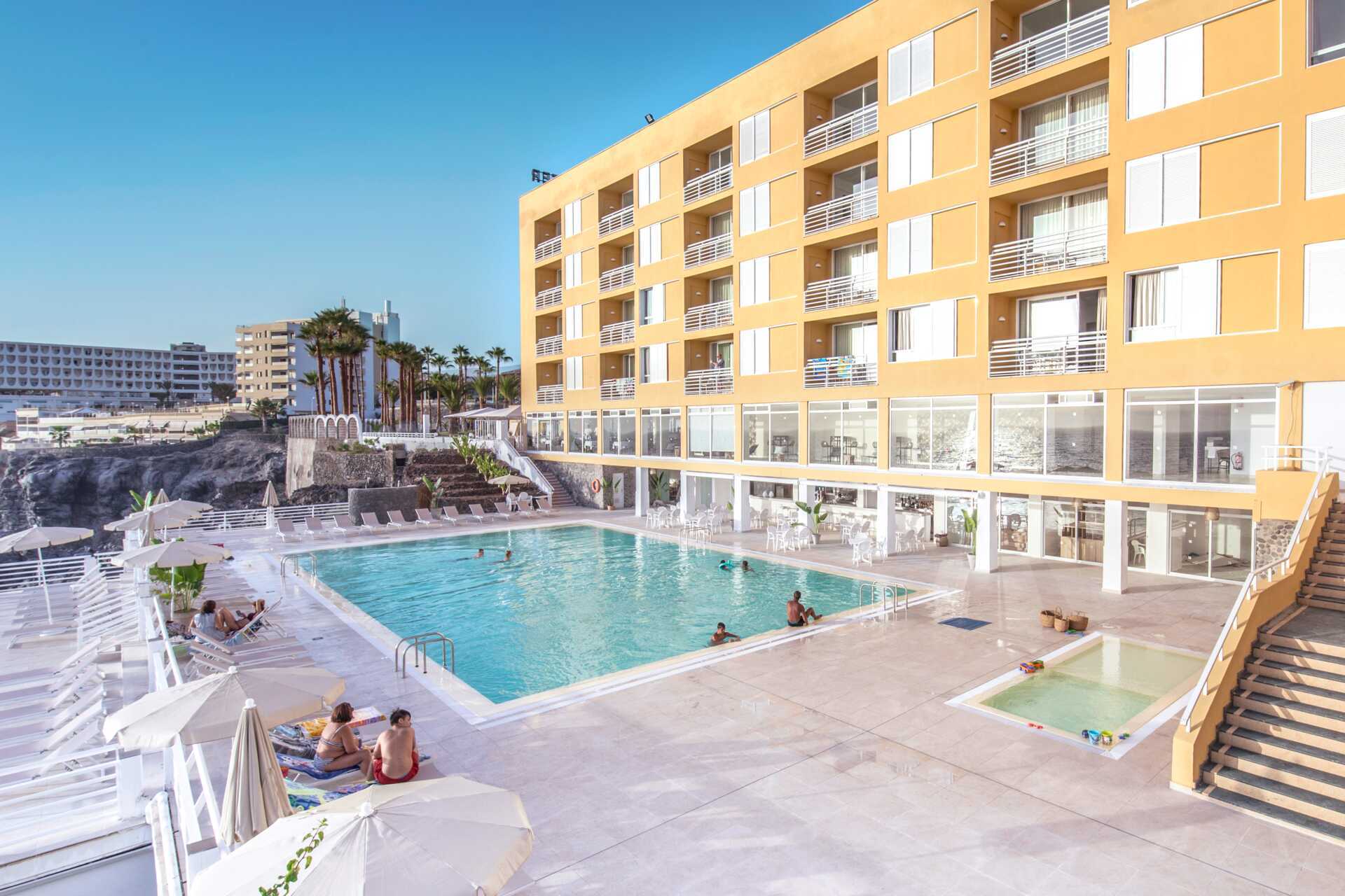 Allasalue Hotel Atlantic Holidayssa Teneriffalla.