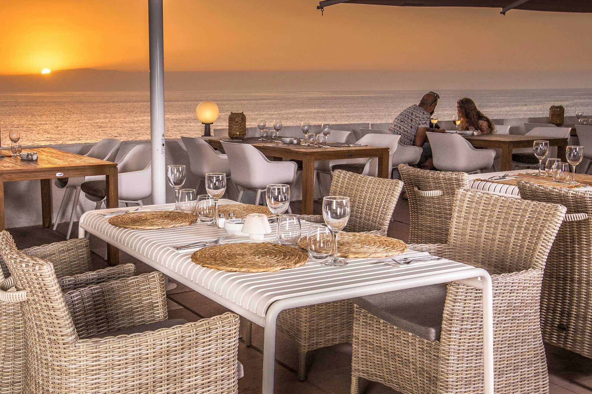 Ravintola hotellissa Atlantic Holiday, Teneriffalla.
