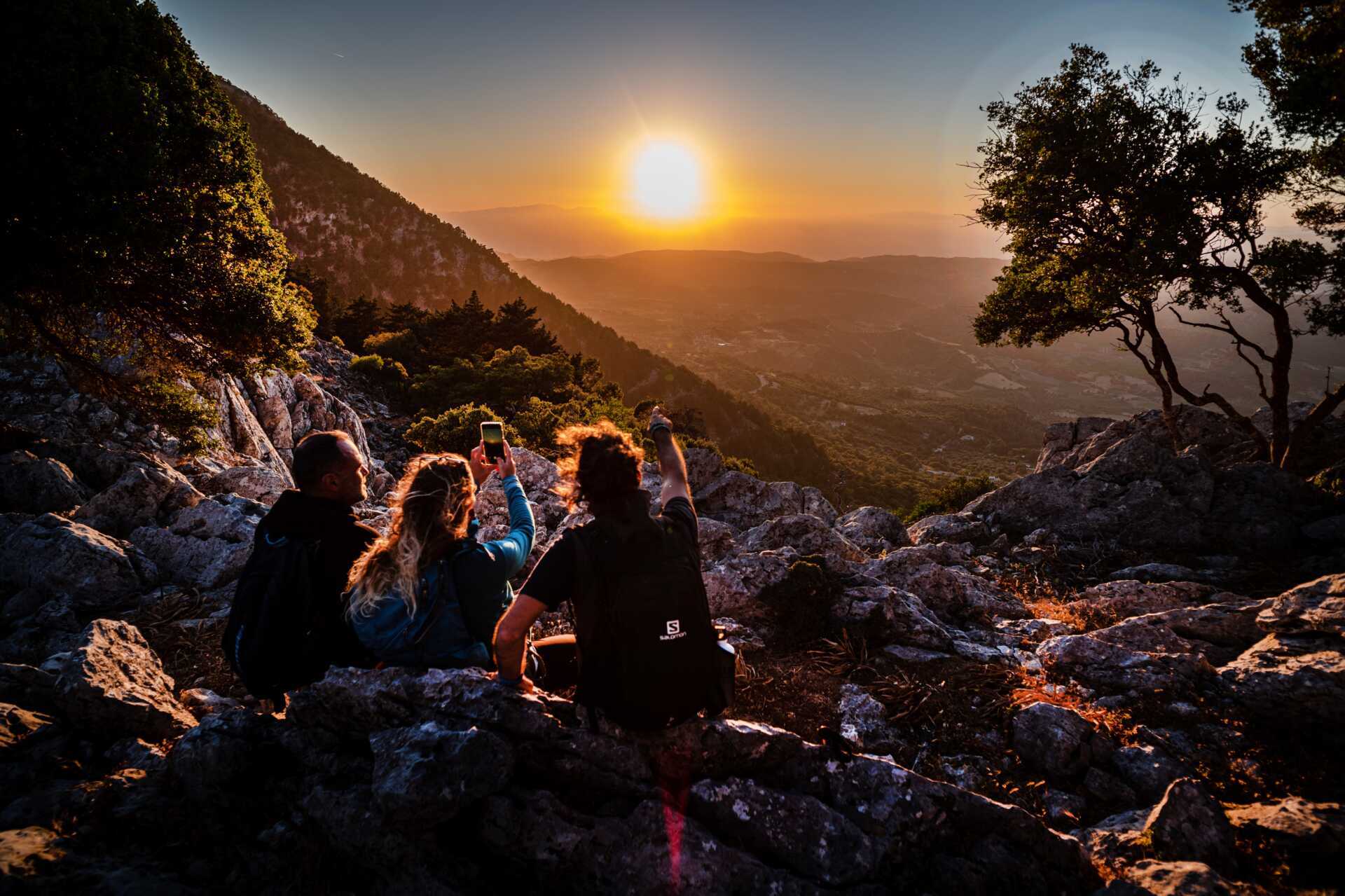 Auringonlaskun vaellus Profitis Iliasissa
