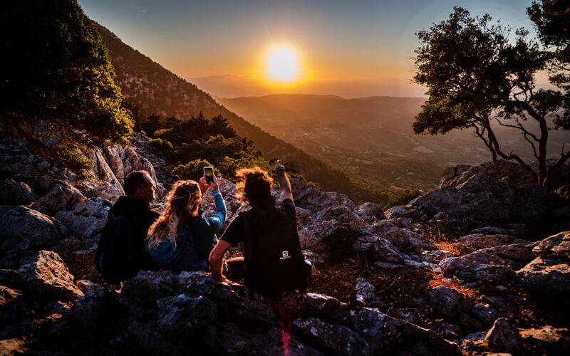 Auringonlaskun vaellus Profitis Iliasissa