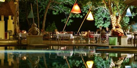 Ravintola, Crown Lanta Resort & Spa. Koh Lanta, Thaimaa.