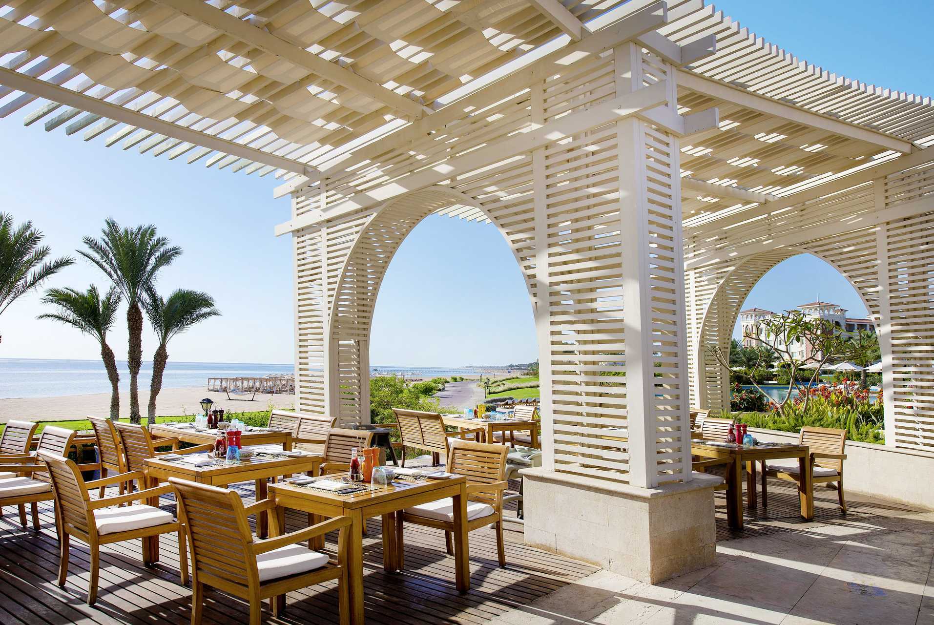 Ravintola Hotelli Baron Palace Resortissa Sahl Hasheeshissa, Egyptissä.