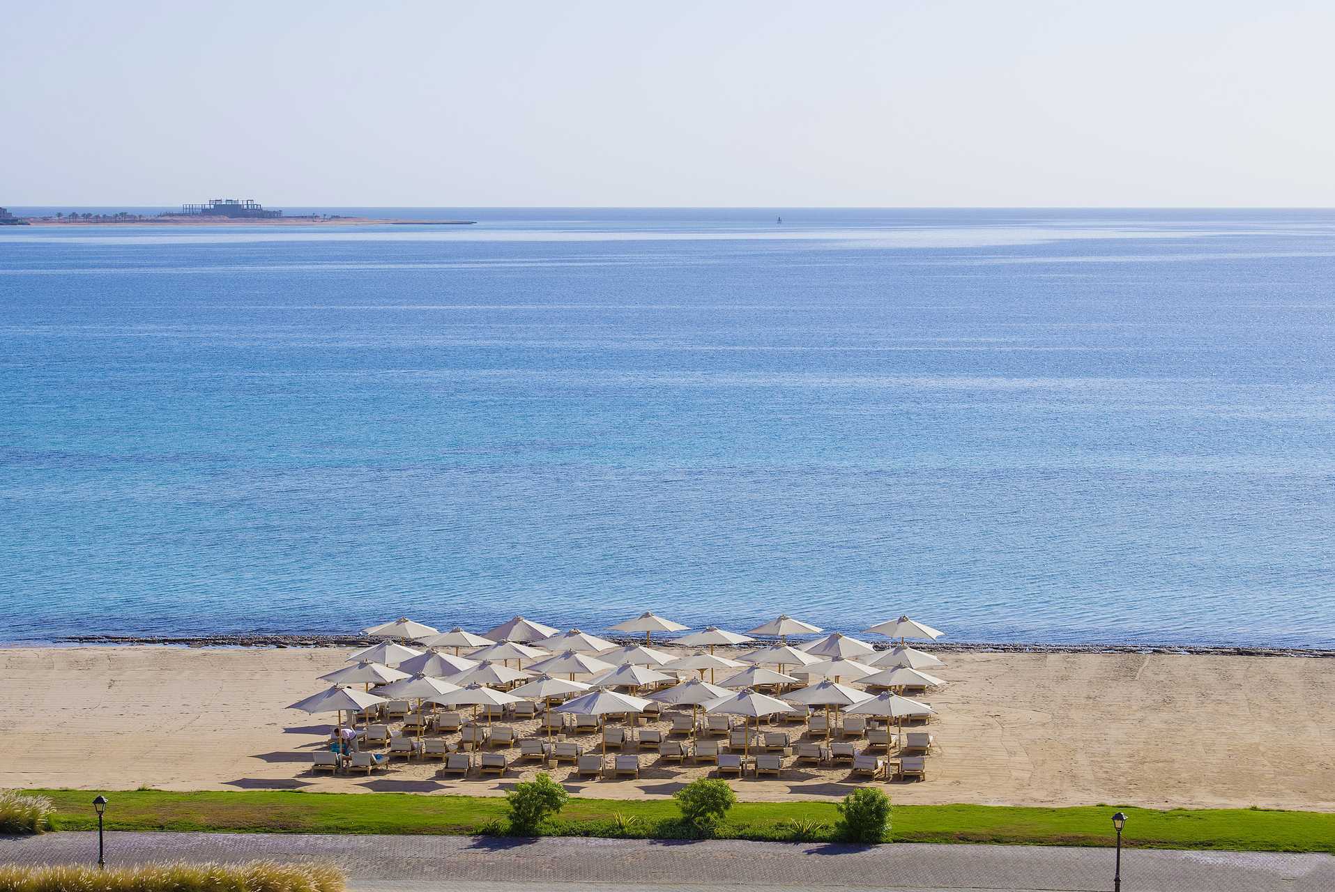 Ranta Hotelli Baron Palace Resortissa Sahl Hasheeshissa, Egyptissä.