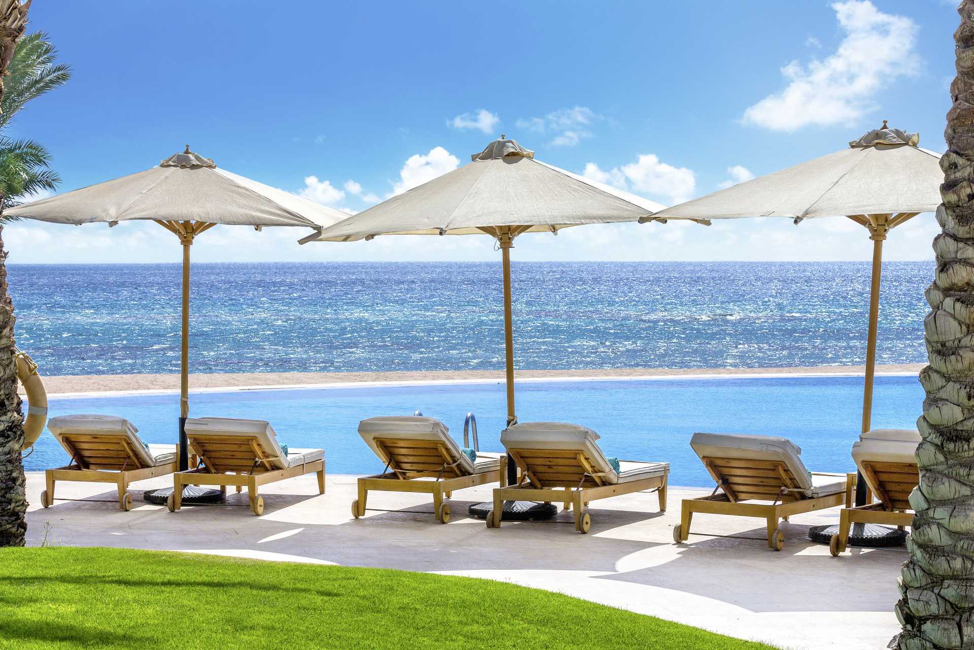 Uima-allas Hotelli Baron Palace Resortissa Sahl Hasheeshissa, Egyptissä.