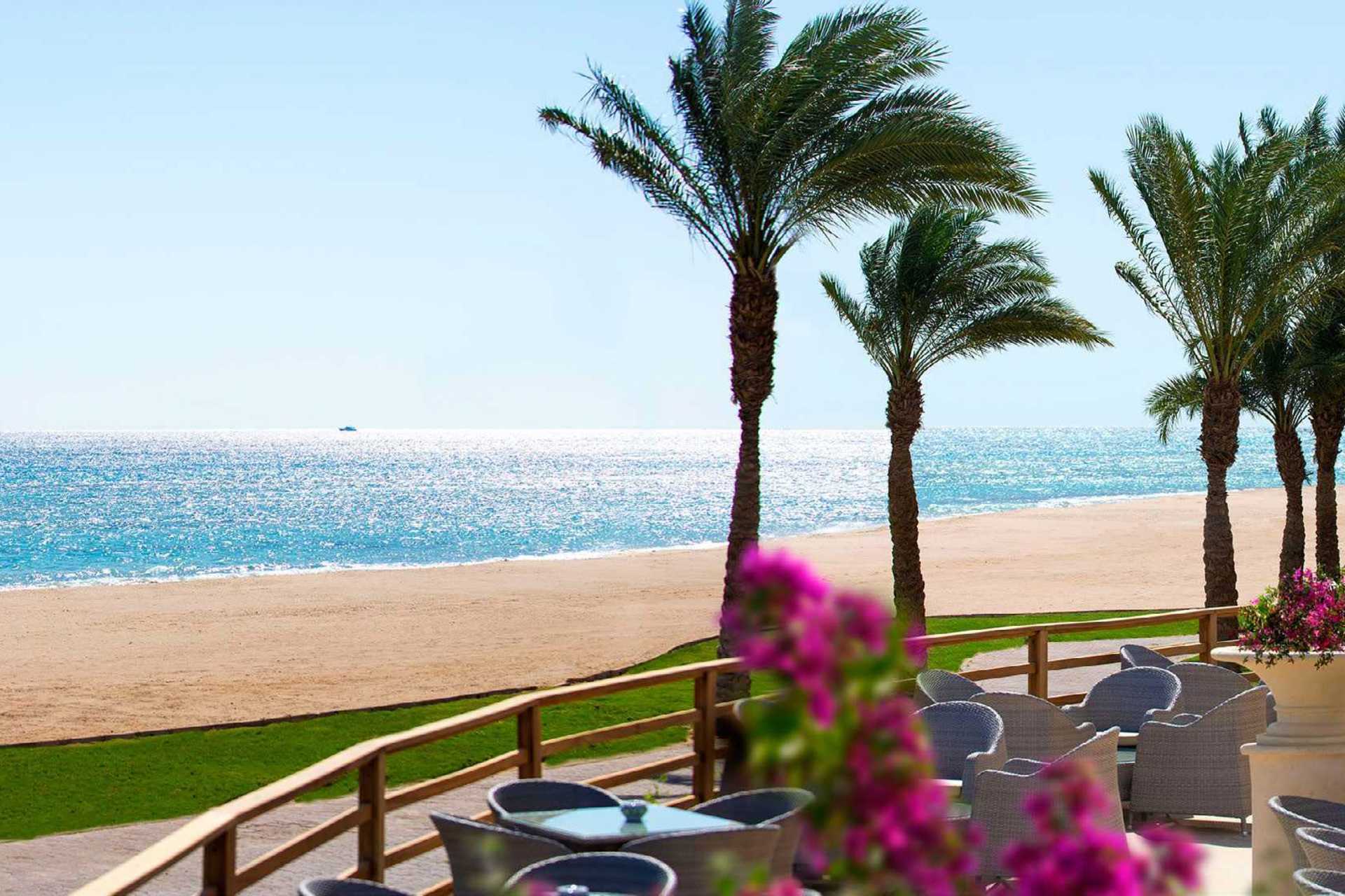 Hotelli Baron Palace Resort Sahl Hasheeshissa, Egyptissä.