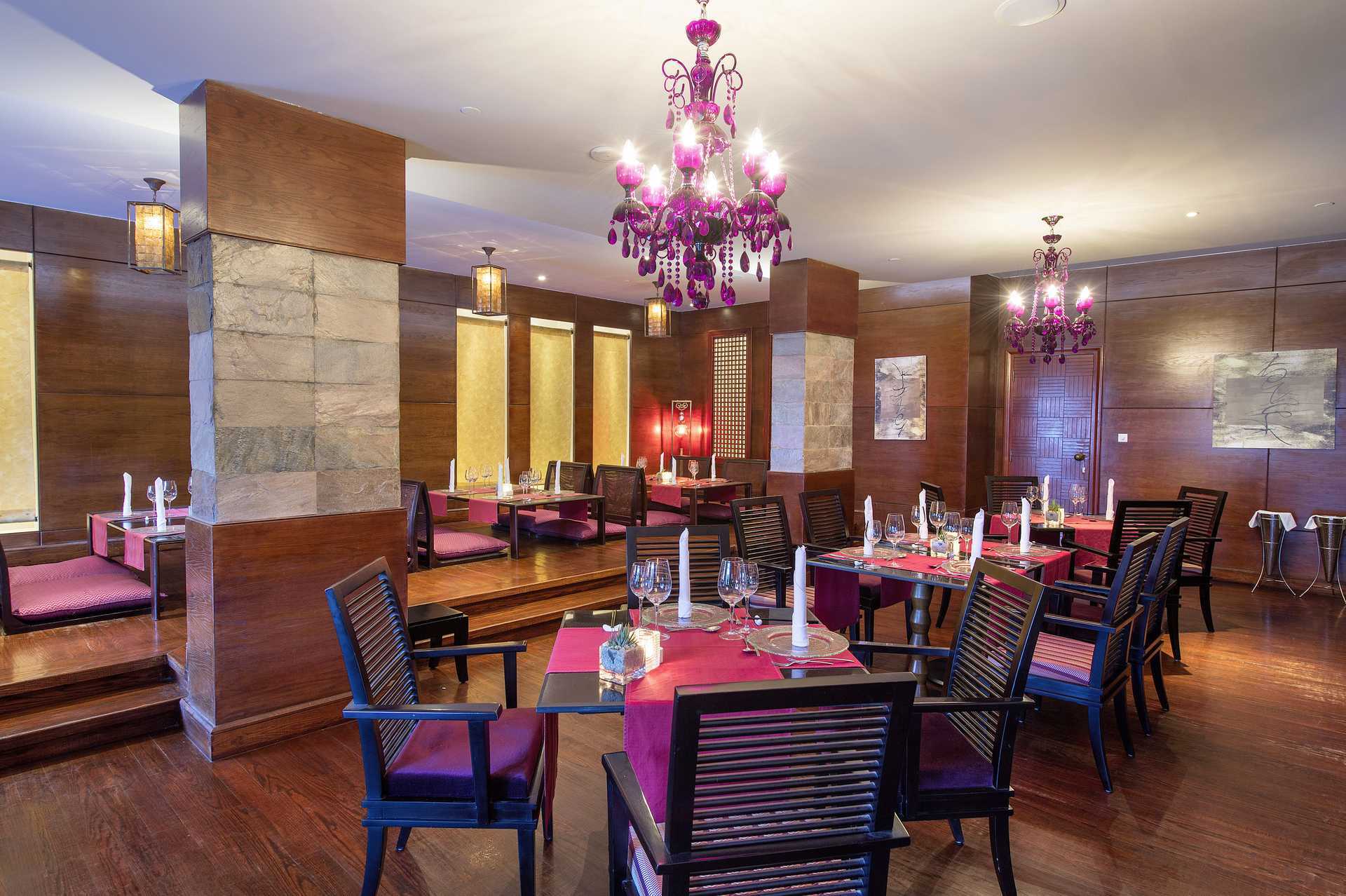 Ravintola Hotelli Baron Palace Resortissa Sahl Hasheeshissa, Egyptissä.