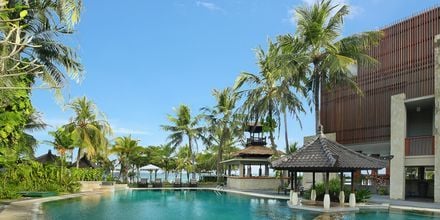 Allasalue hotelli Candi Beach Resort & Spassa. Candi Dasa, Bali.