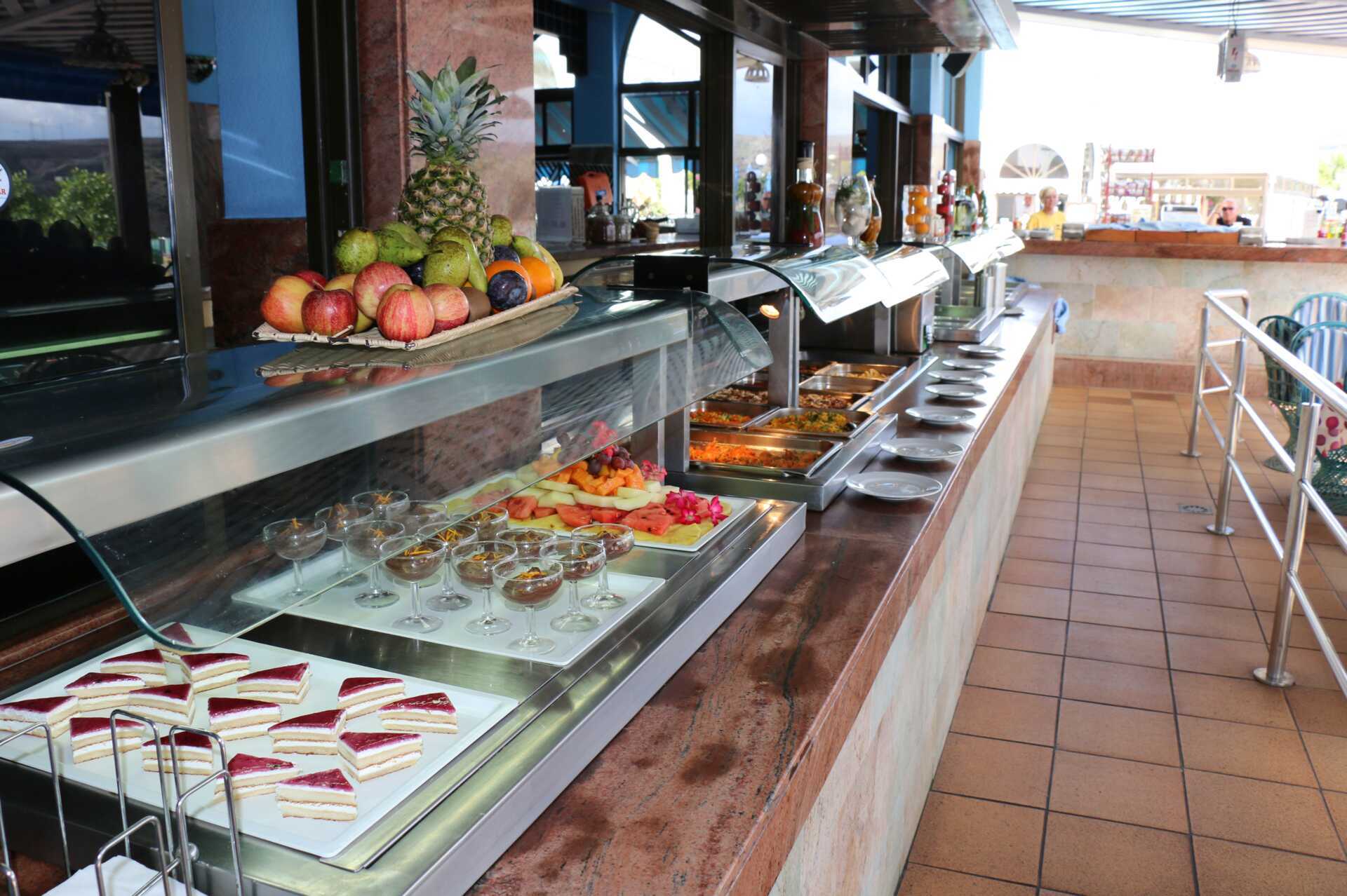 Buffetravintola Hotel Colina Marissa Puerto Ricossa, Gran Canarialla.