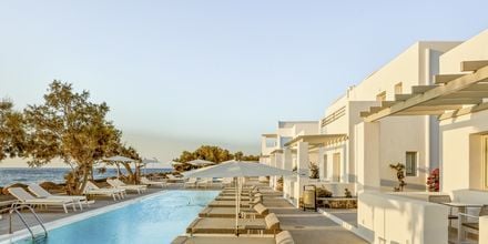 Allas. Hotelli Costa Grand Resort & Spa, Kamari, Santorini, Kreikka.