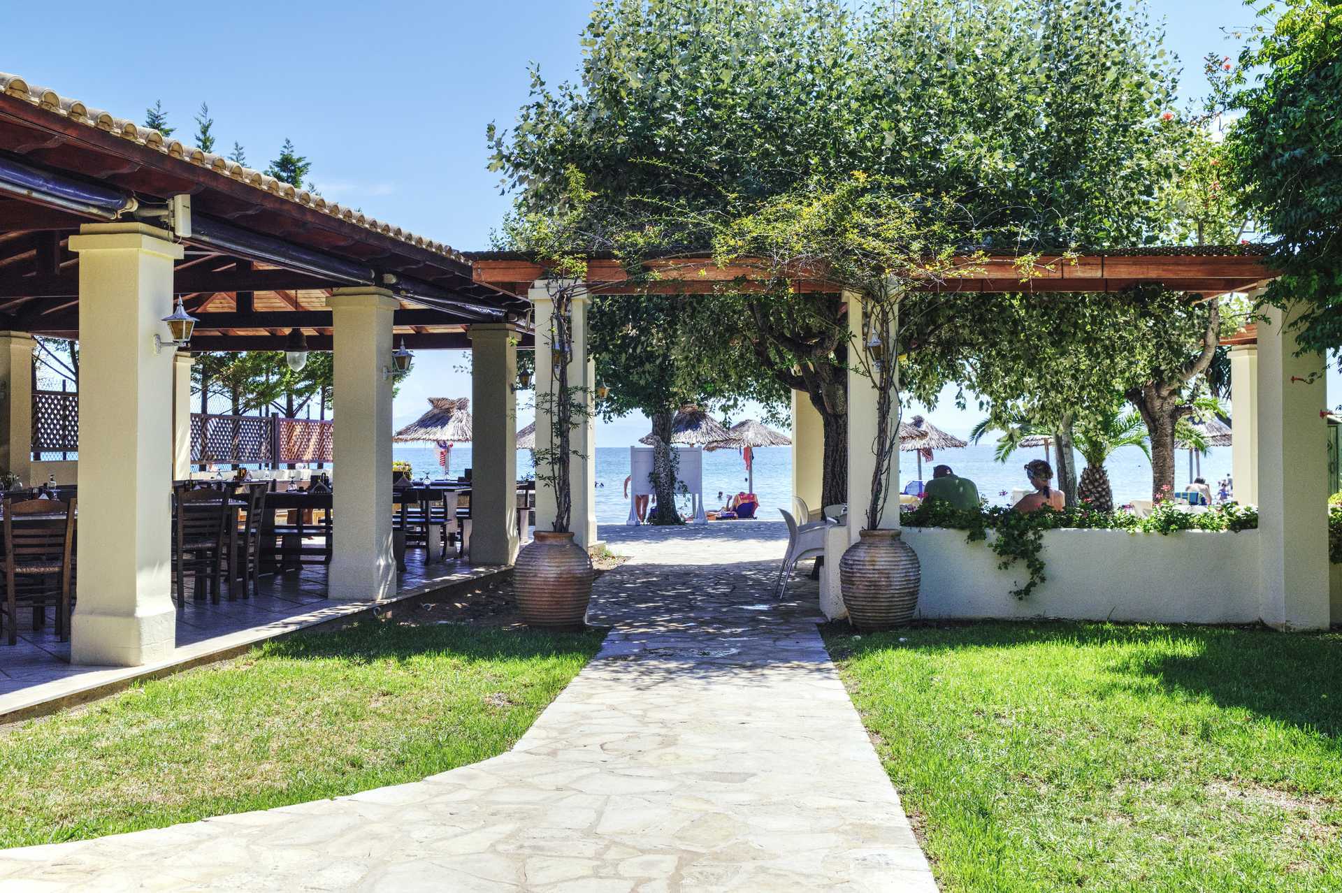 Taverna Hotelli Delfiniassa Moraitikassa Korfulla, Kreikassa.