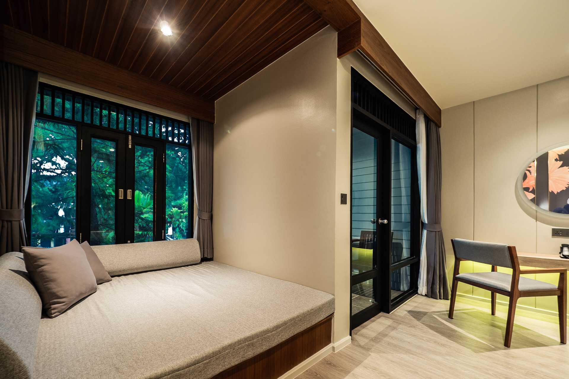 Deluxe-huone, hotelli La Flora Khao Lak, Khao Lakissa, Thaimaassa.