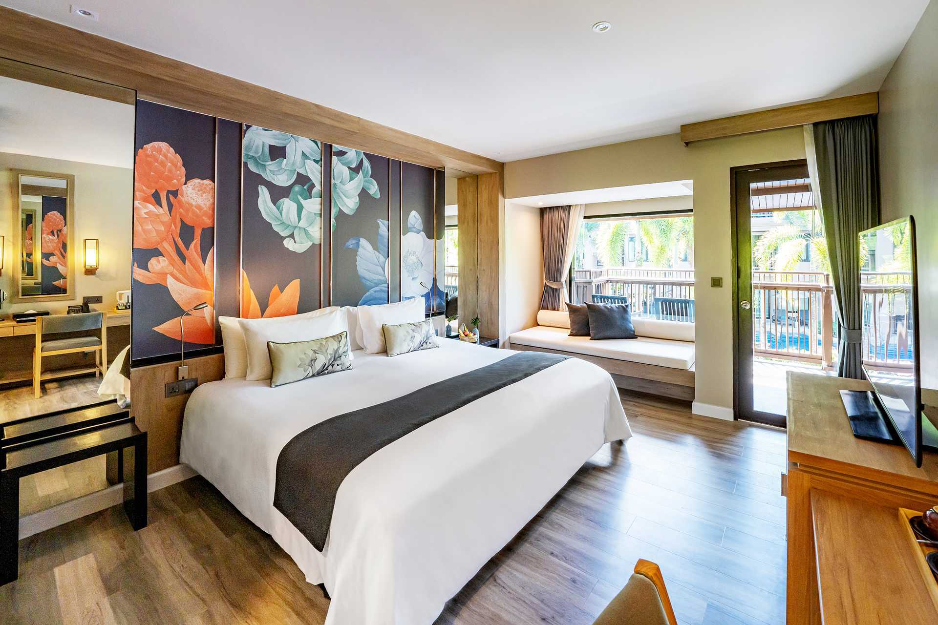 Deluxe-huone, hotelli La Flora Khao Lak, Khao Lakissa, Thaimaassa.