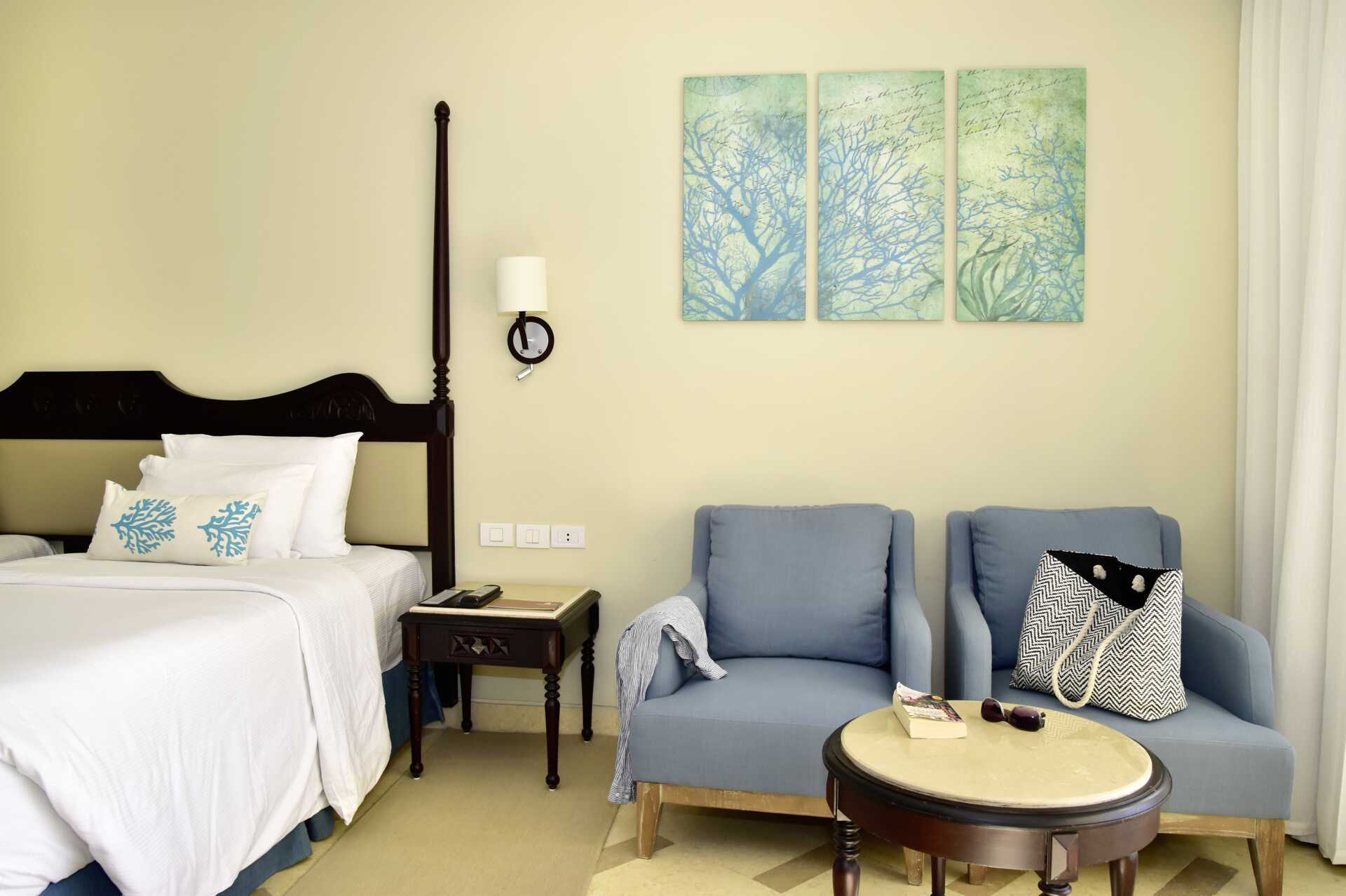 Deluxe-huone Hotelli Steigenberger Al Dau Beachissä Hurghadassa, Egyptissä.