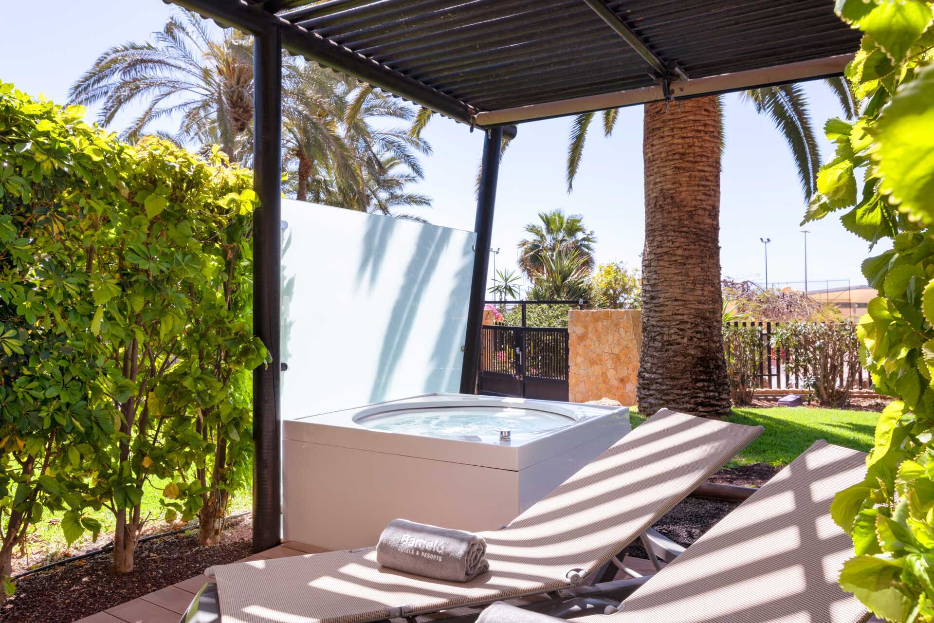 Deluxe-huone jacuzzilla