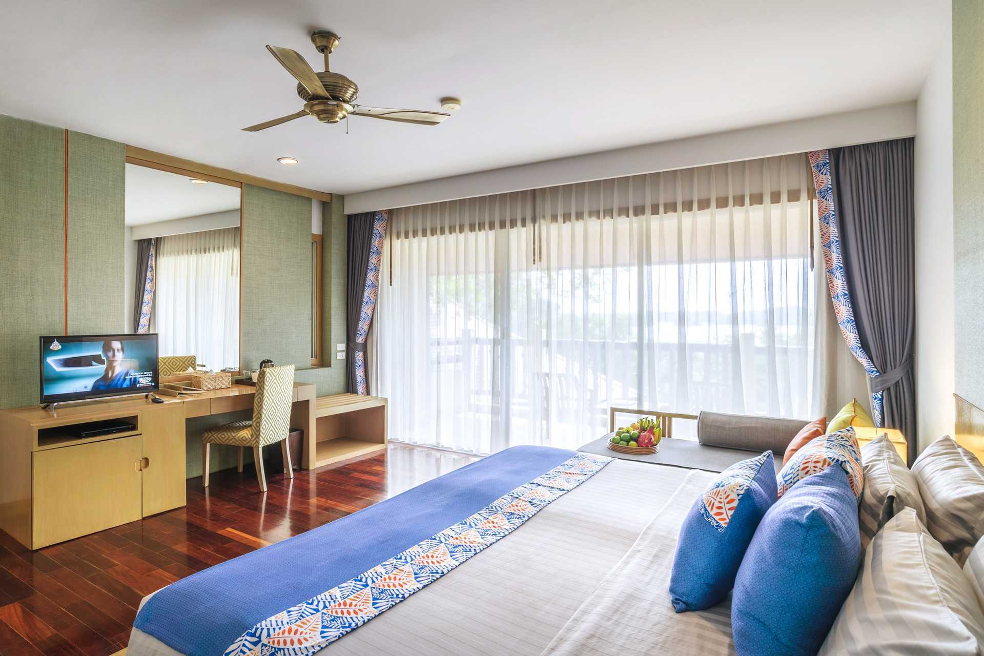 Deluxe-huone Pakasai Resortissa Ao Nangissa, Thaimaassa.