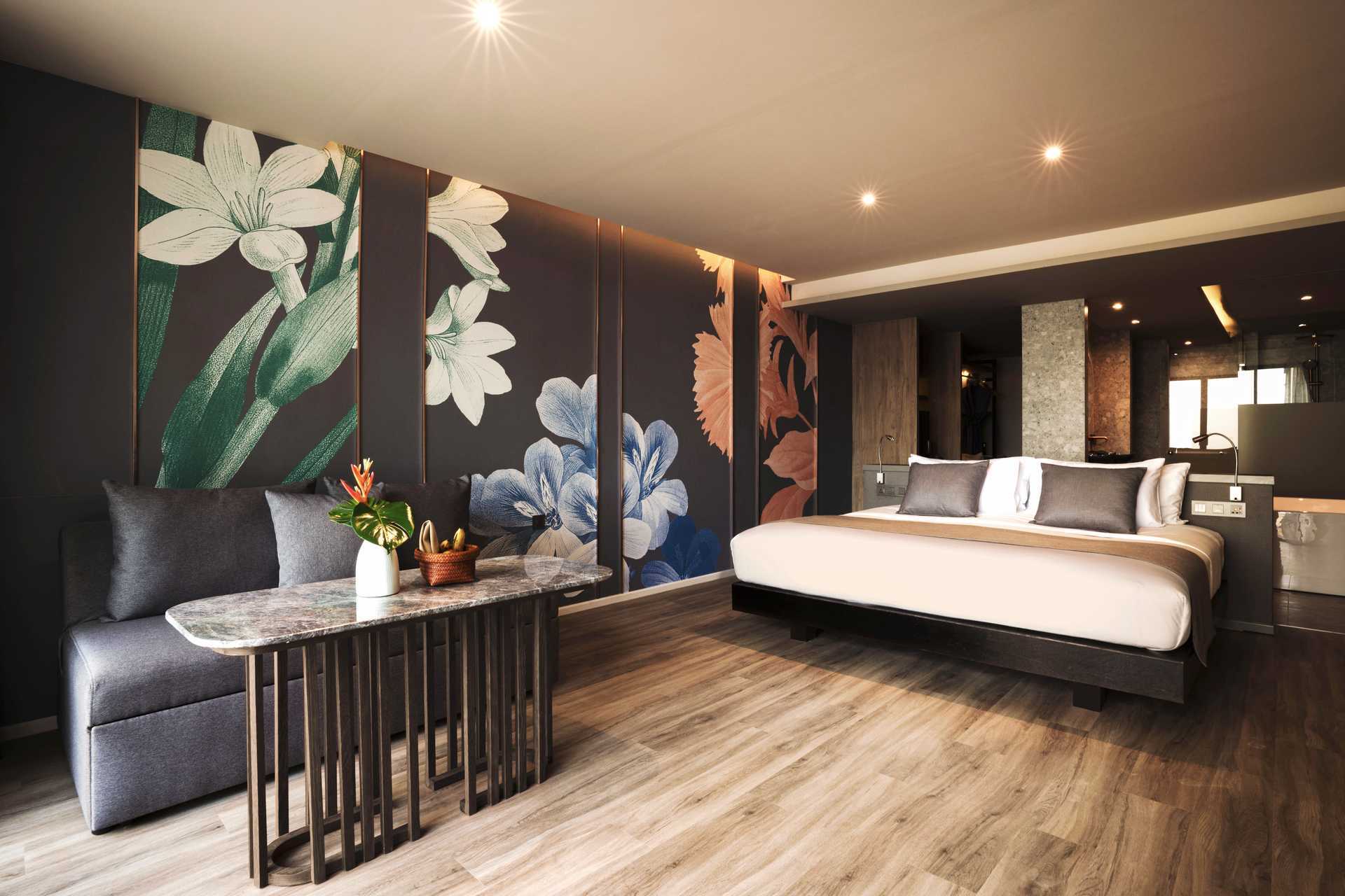 Deluxe-huone porealtaalla, hotelli La Flora Khao Lak, Khao Lakissa, Thaimaassa.