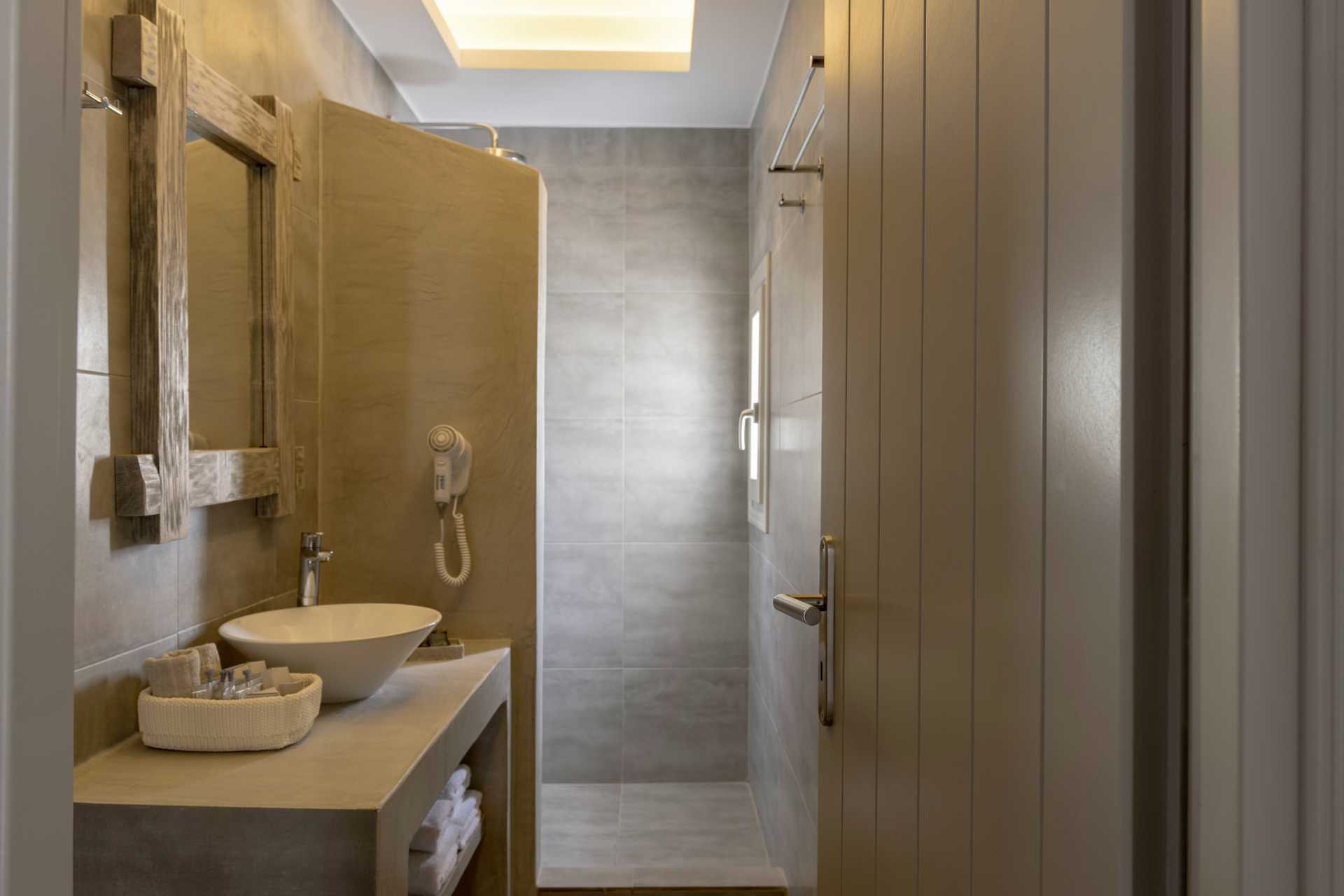 Deluxe-huoneet Caldera's Dolphin Suitesissa Santorinissa, Kreikassa.