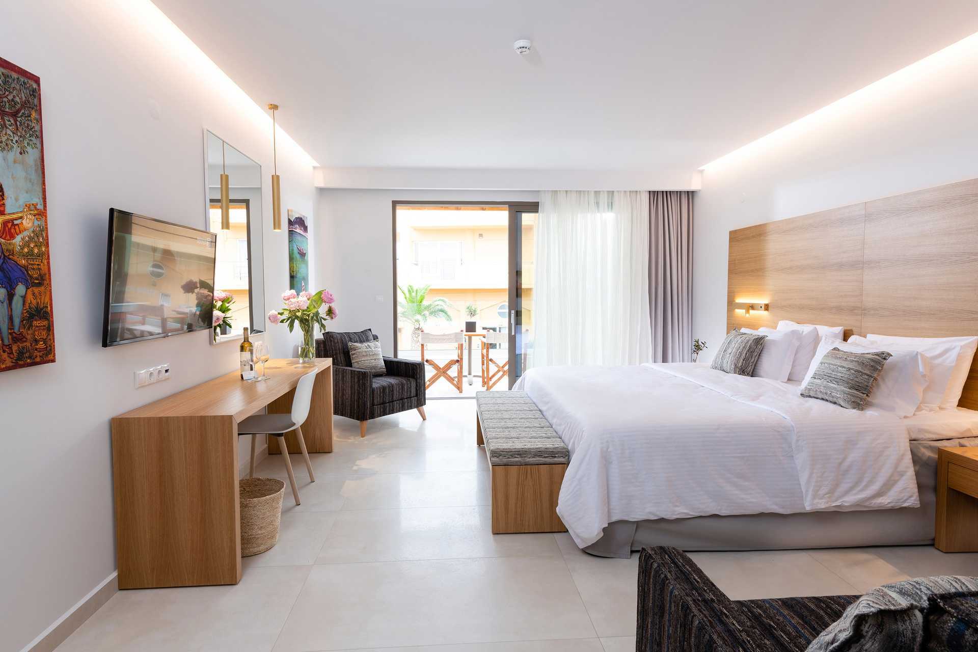 Deluxe-sviitit puolihoidolla vain yli 16-vuotiaille aikuisille High Beach -hotellissa Kreetalla.