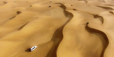 Jeeppisafari aavikolla. Dubai, Arabiemiraatit.