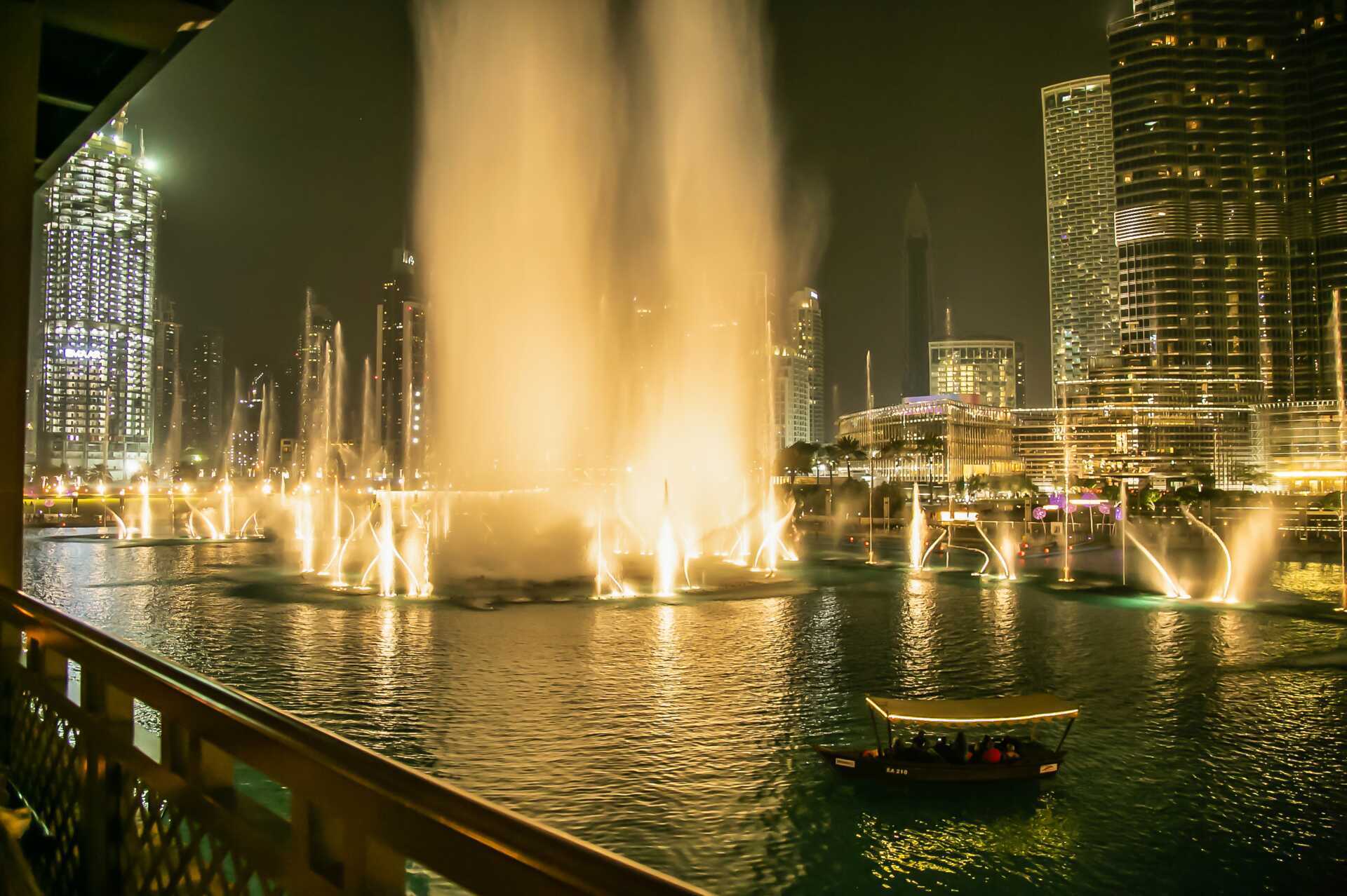 Dubai Fountain, Dubai Downtown. Dubai, Arabiemiraatit.