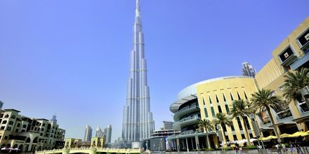 Burj Khalifa, maailman korkein rakennus, joka sijaitsee DUbai Downtownissa noin 20 km päässä.