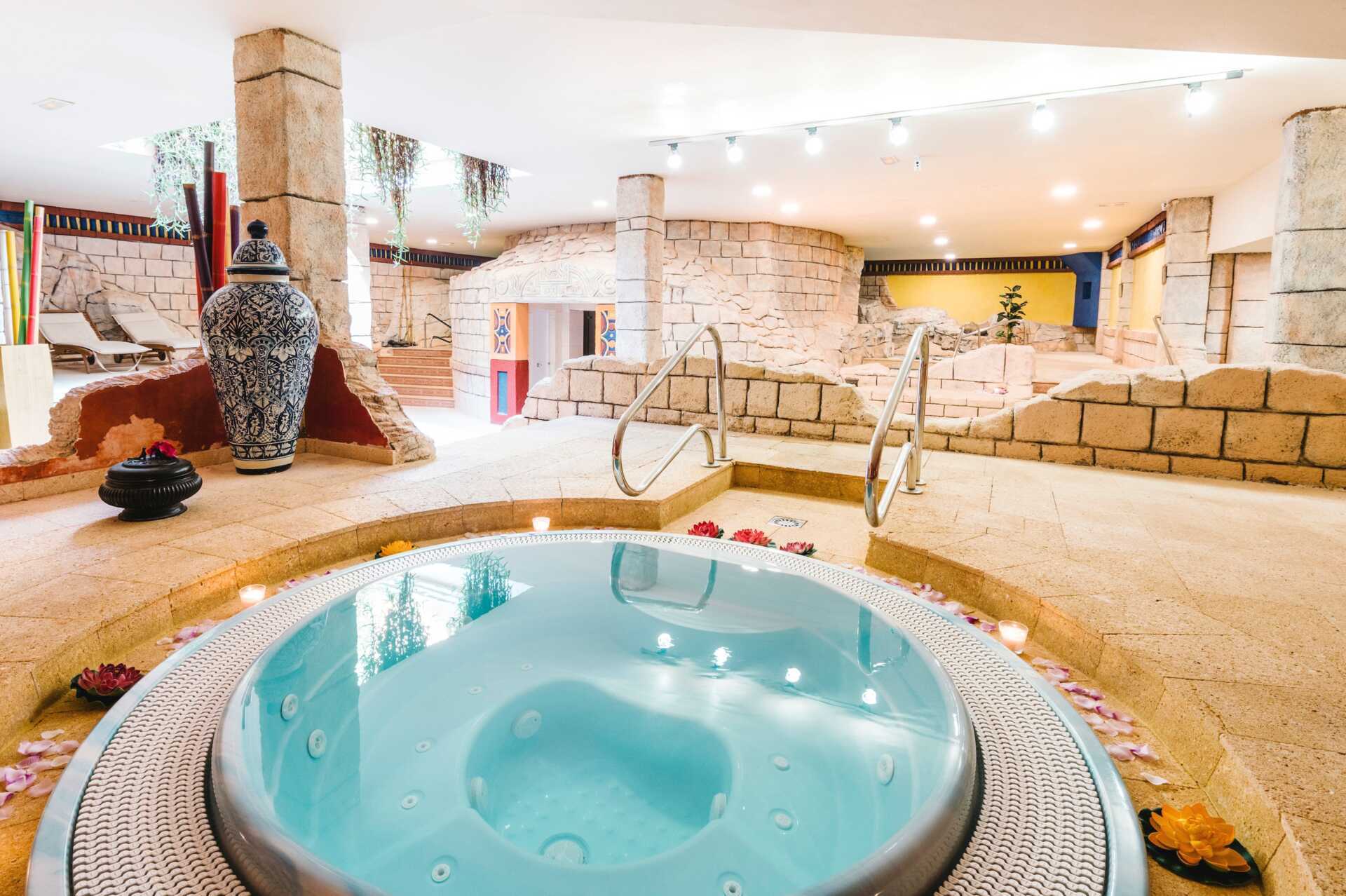 Spa hotelli Villa Cortésissa Playa de las Americasissa Teneriffalla.