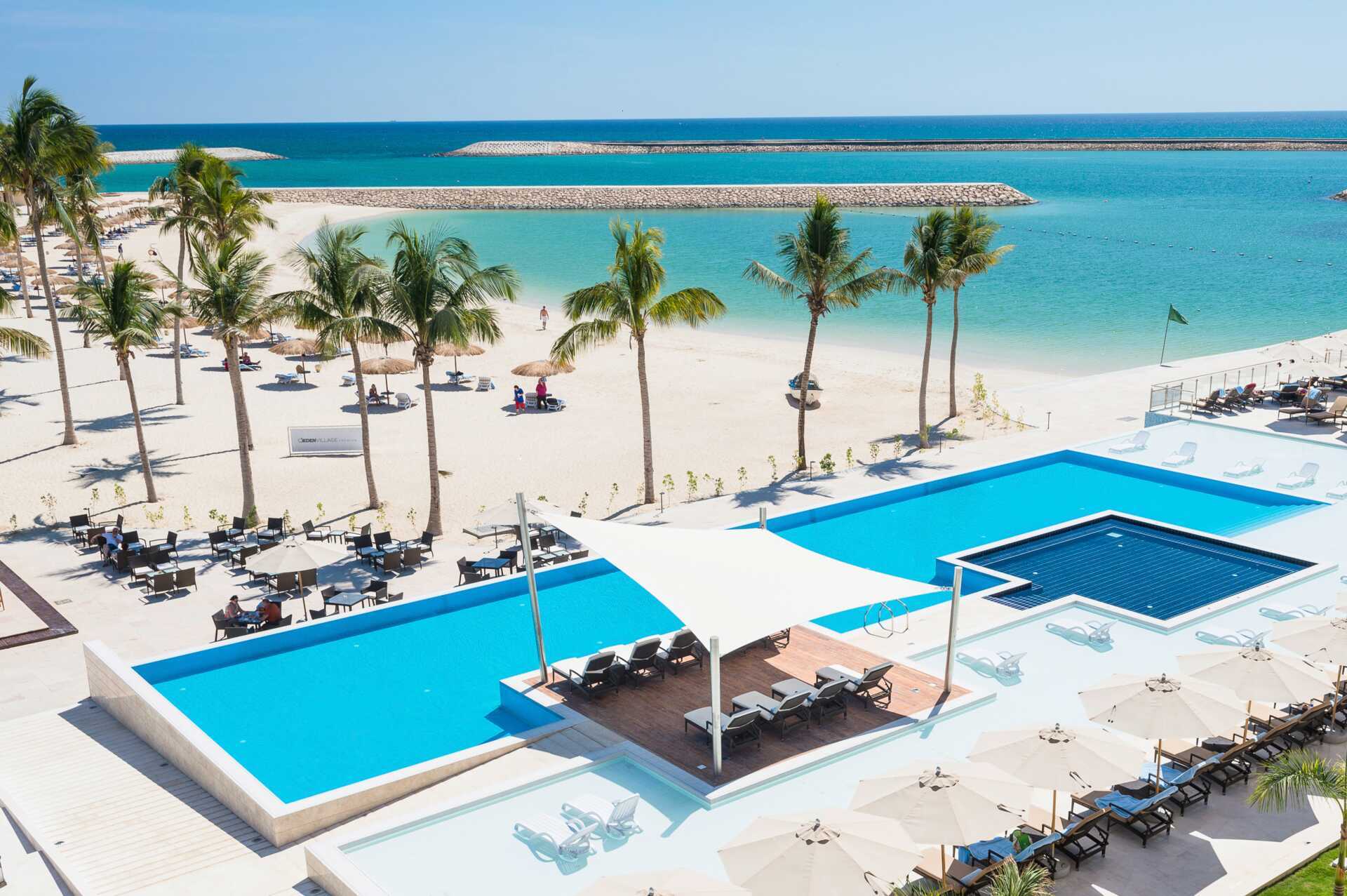 Allasalue, Hotelli Fanar Hotel & Residences, Salalah, Oman.