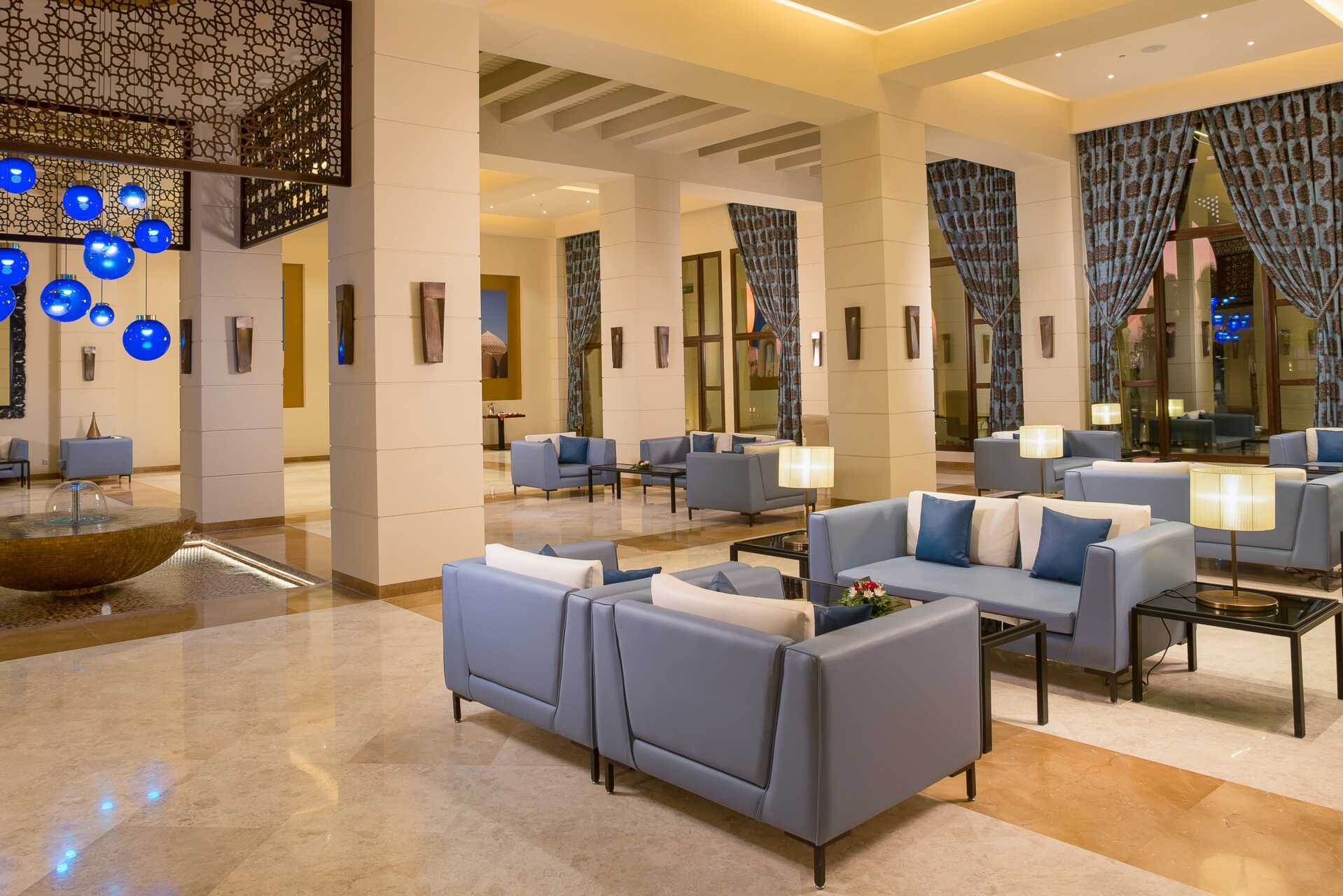 Aula, Hotelli Fanar Hotel & Residences, Salalah, Oman.