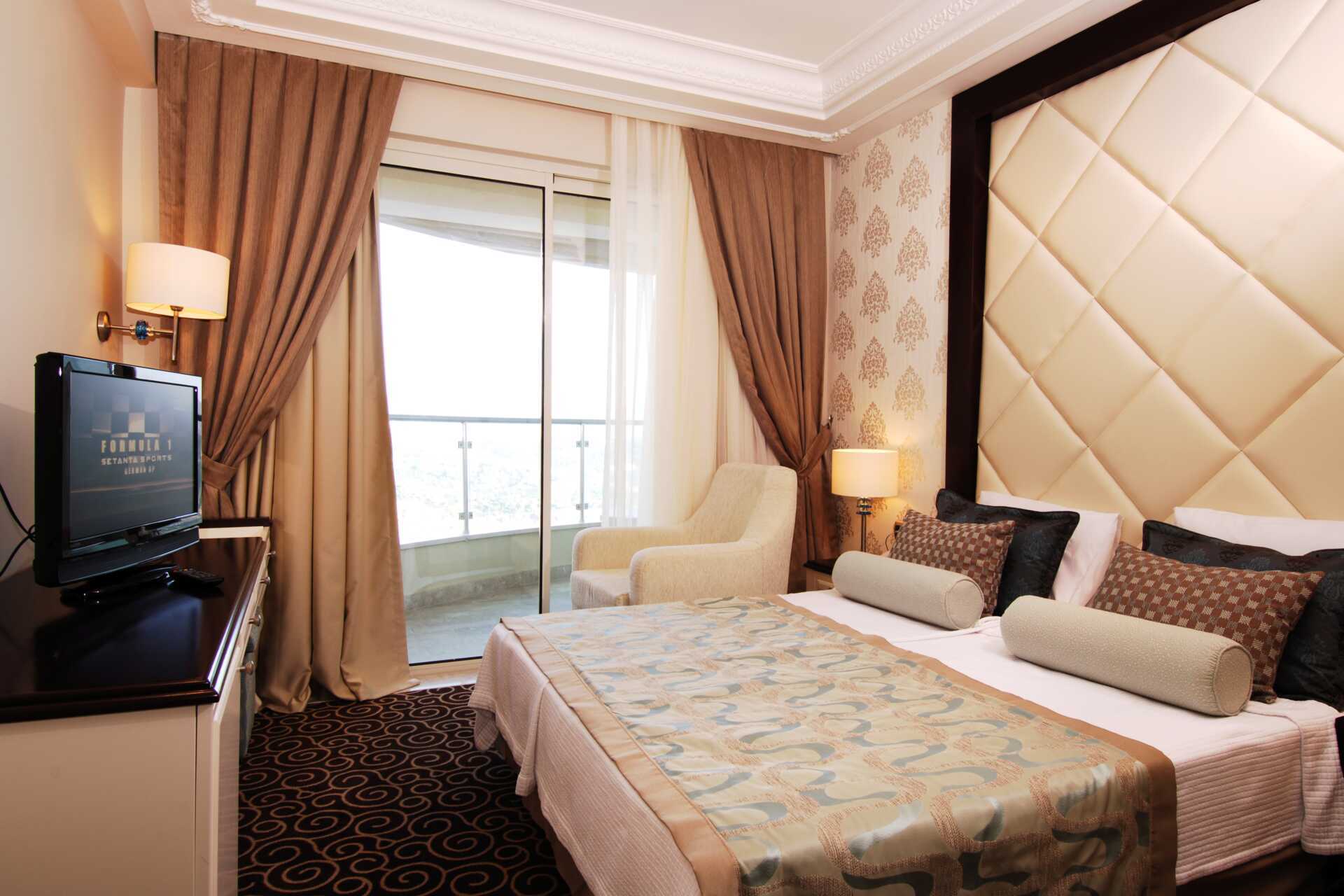 Kahden hengen huone hotelli Goldcity Holiday Resortissa Alanyassa, Turkissa.