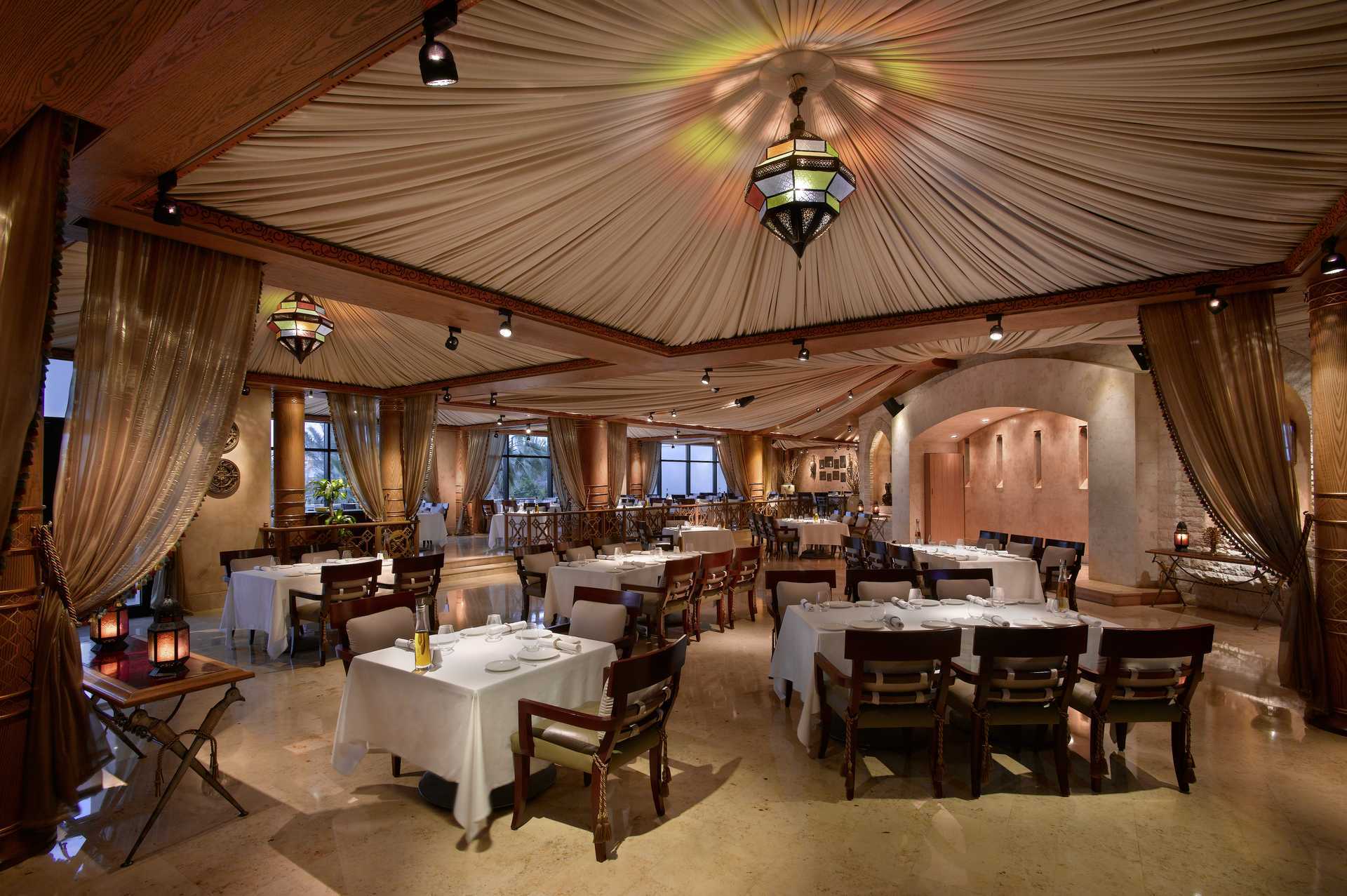 Ravintola Awtar Grand Hyatt -hotellissa Dubaissa.