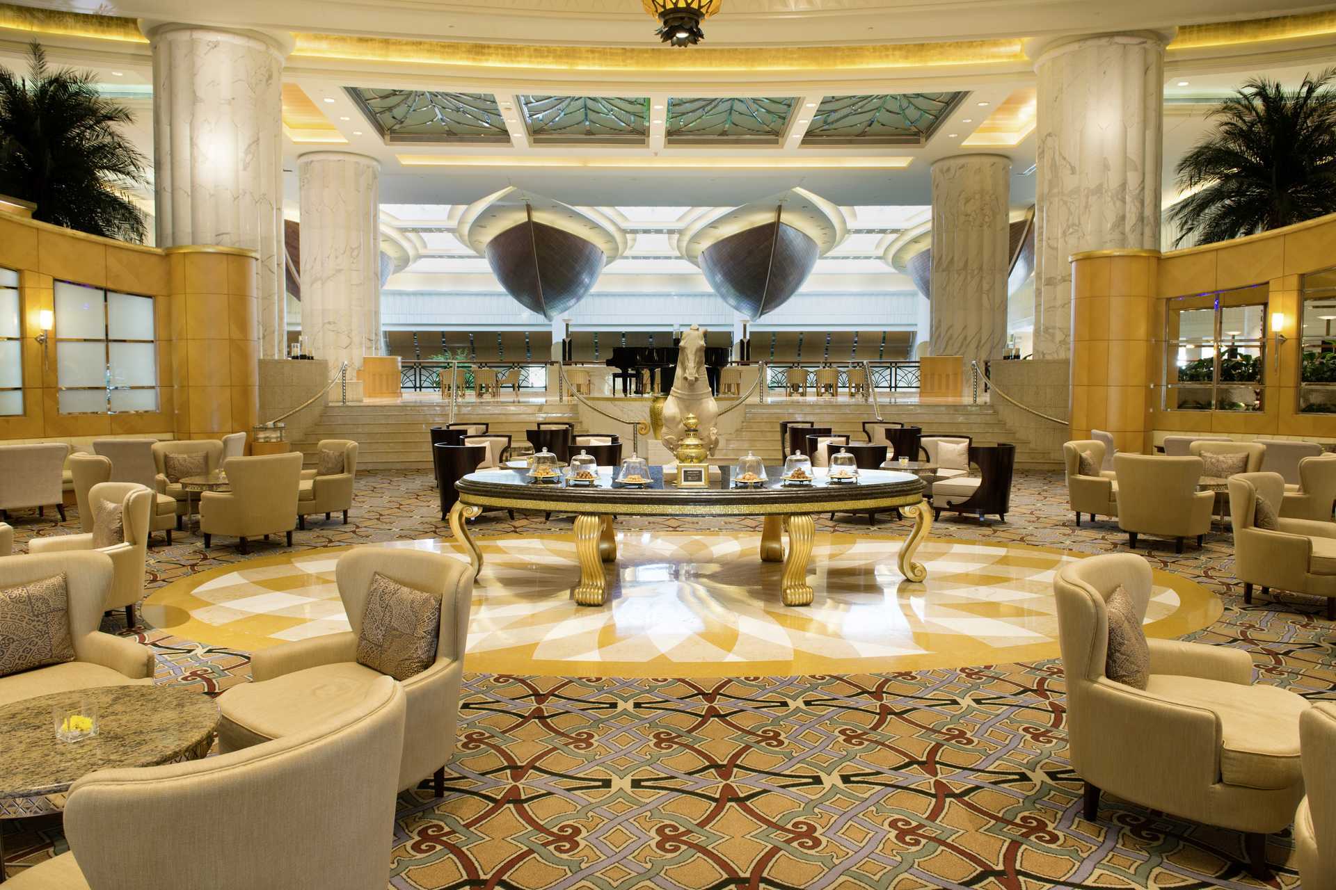 Lounge Grand Hyatt -hotellissa Dubaissa.