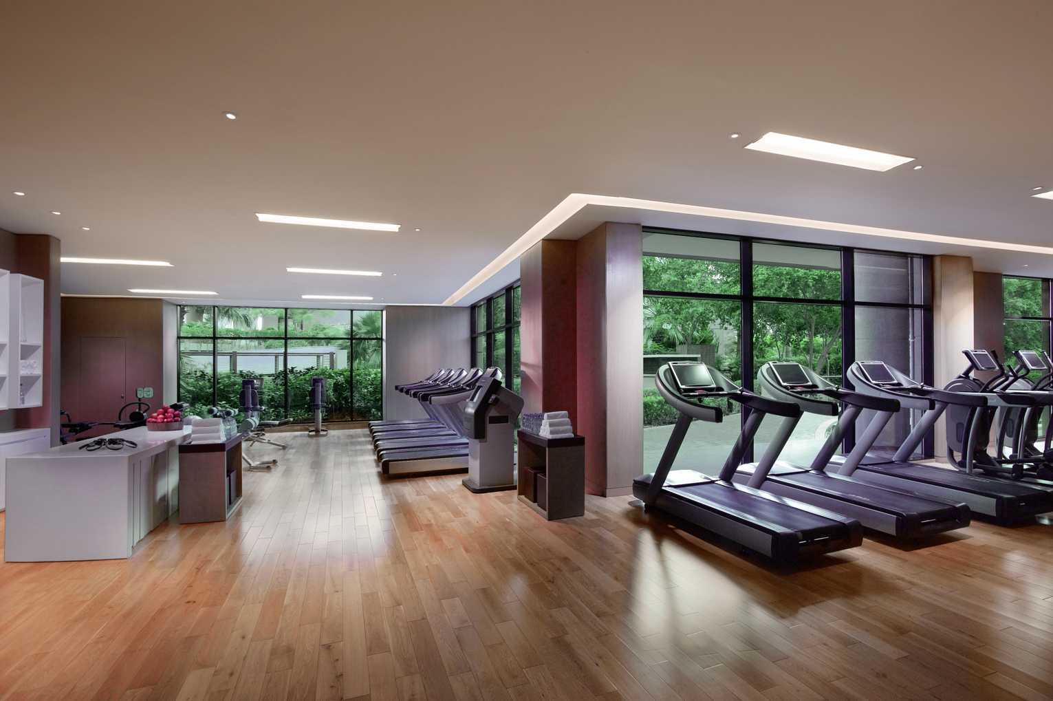 Kuntosali Grand Hyatt -hotellissa Dubaissa.