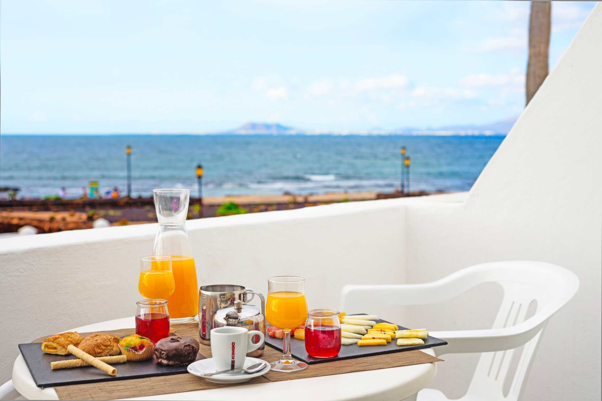 Kahden hengen huone merinäköalalla, Hotelli Hesperia Bristol Playa, Fuerteventura.