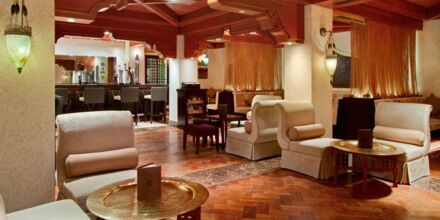 X.O Bar hotellissa Hilton Ras Al Khaimah Resort & Spa.