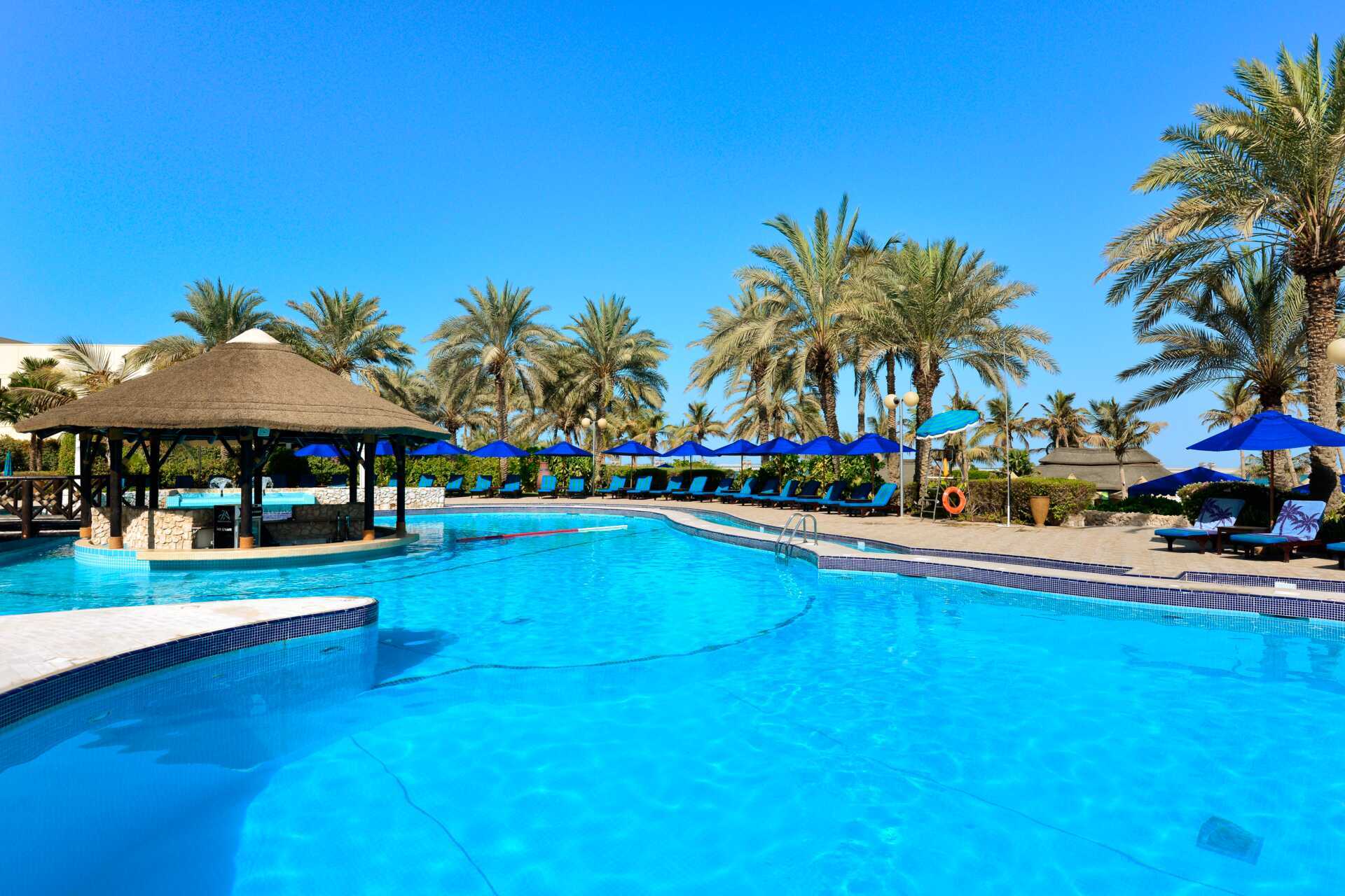 Allasalue JA Beach -hotellissa Dubaissa.