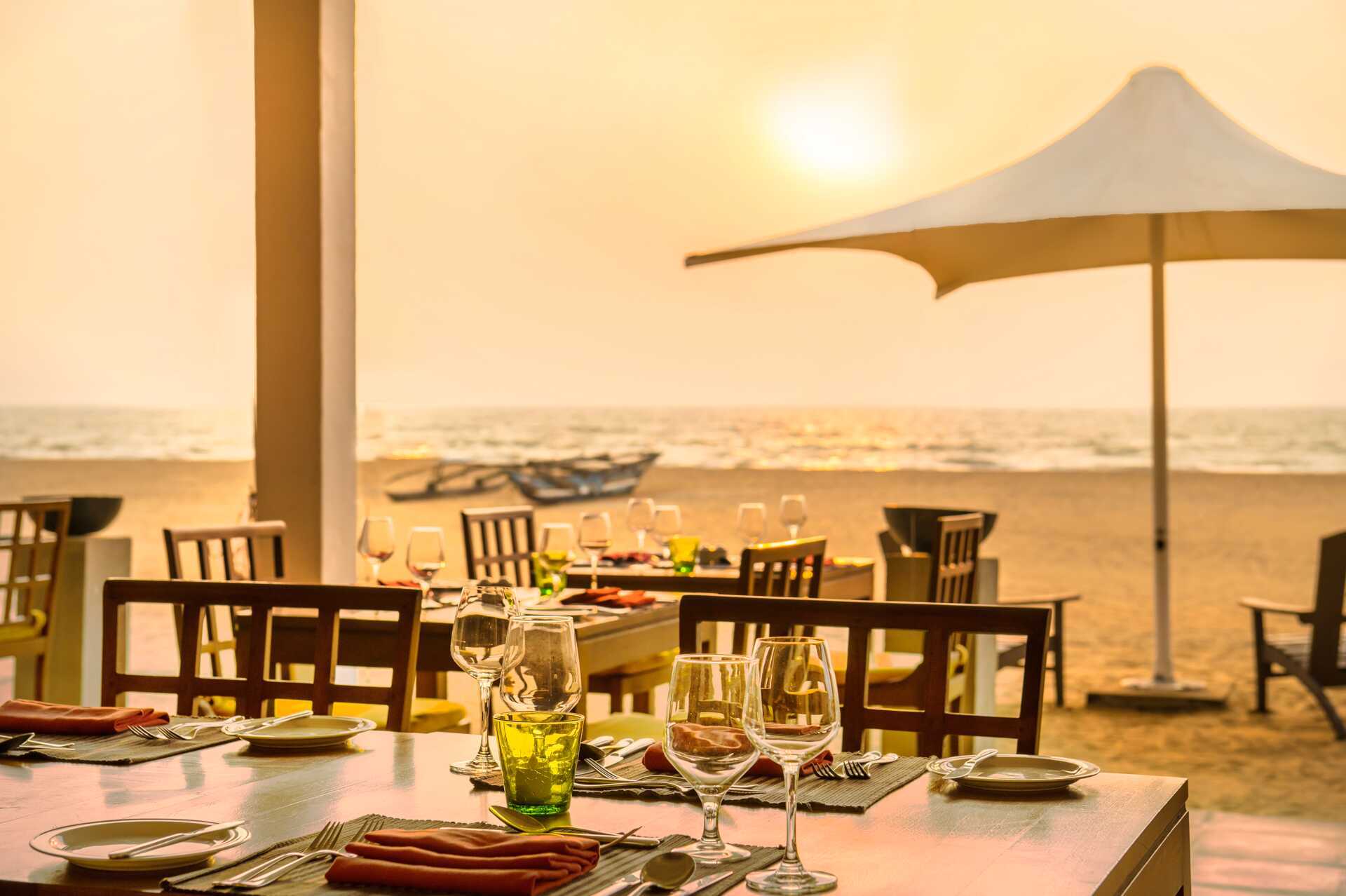 Ravintola, hotelli Jetwing Sea. Negombo, Sri Lanka.