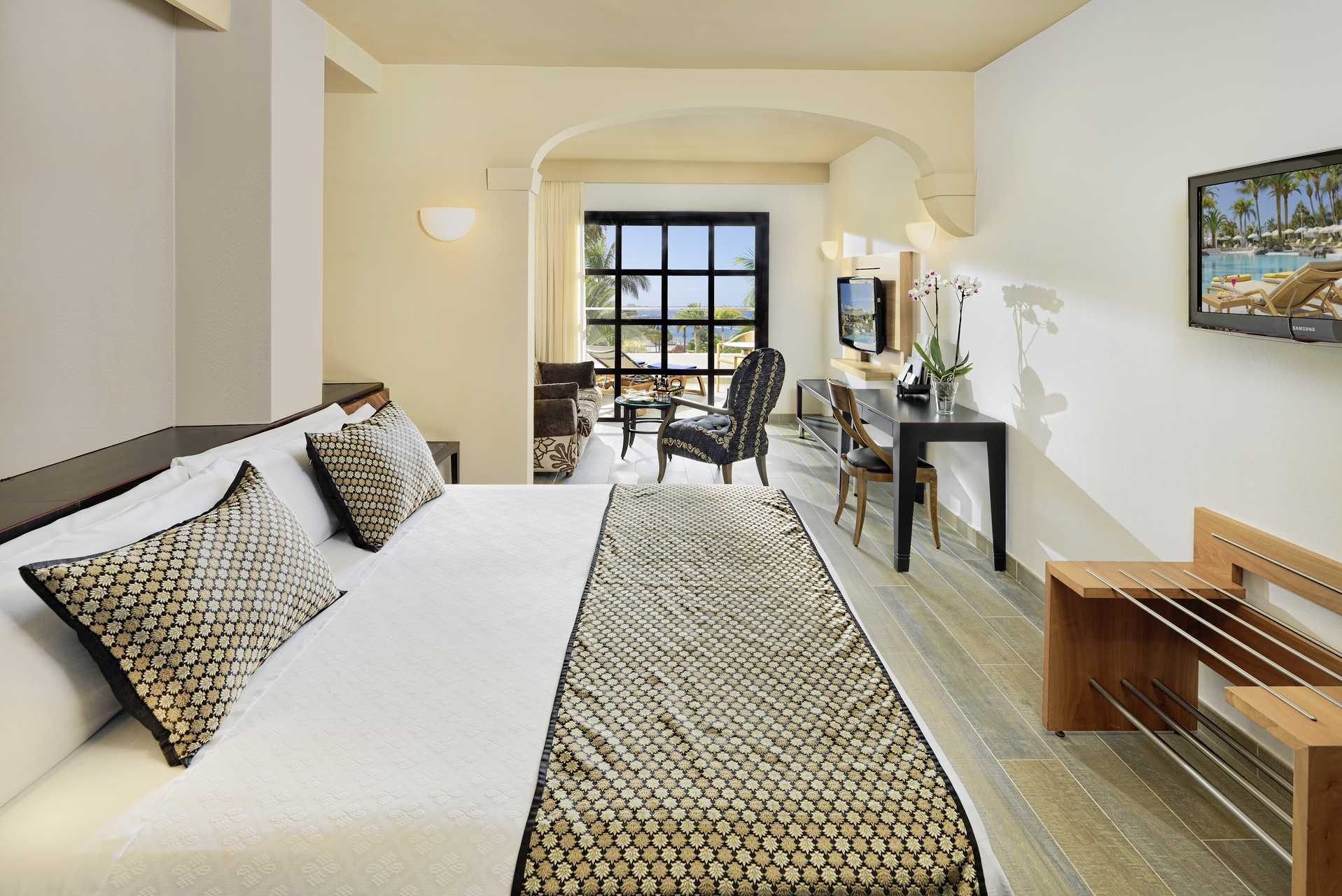 Juniorsviittejä Jardines De Nivaria hotellissa Costa Adejessa Teneriffalla.