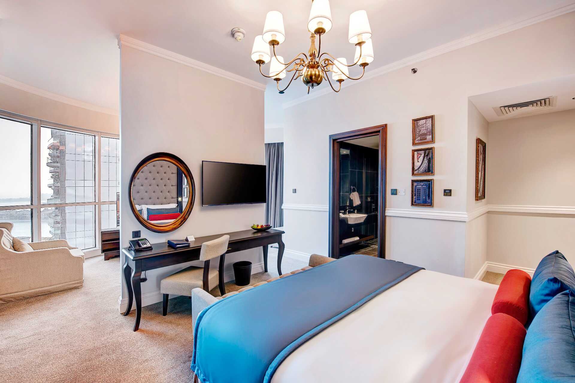 Juniorsviitti Dukes The Palmissa, Royal Hideaway Hotel Dubai Palm Jumeirahissa, Arabiemiraateissassa.