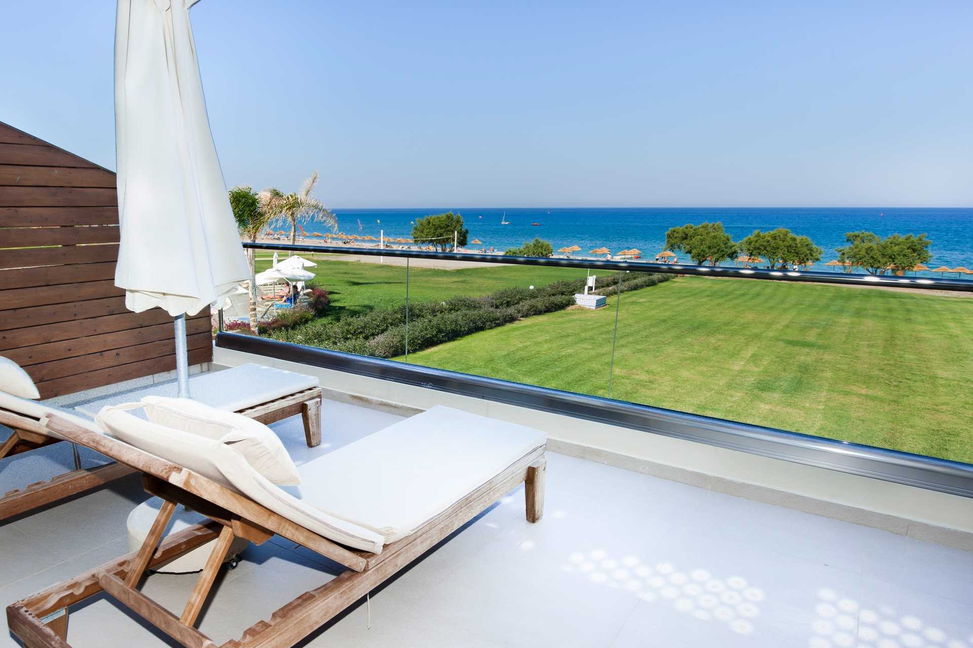 Juniorsviitti Mythos Beach -hotellissa, Rodoksella.